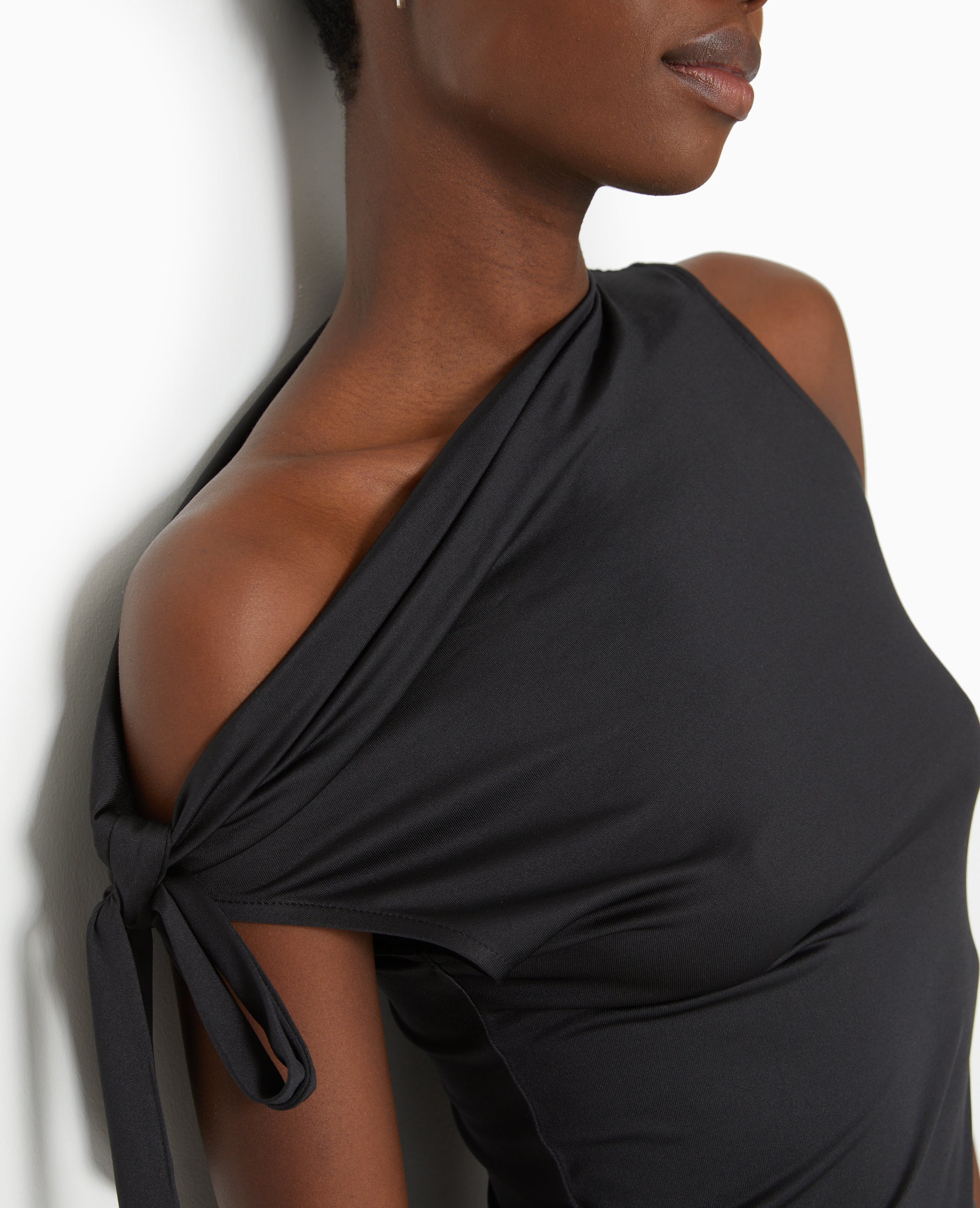Top asymétrique avec nœud épaule