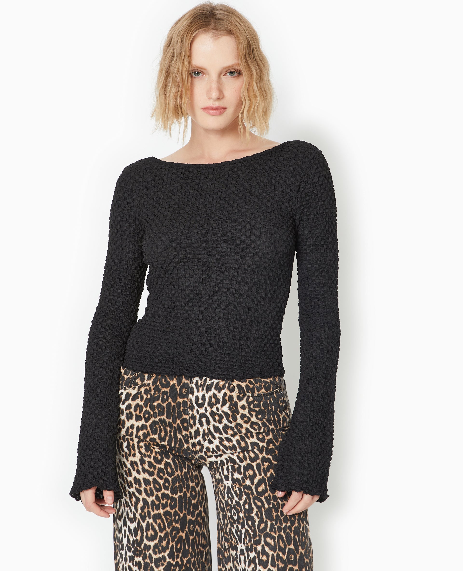 Top dos-nu manches flare en maille texturée