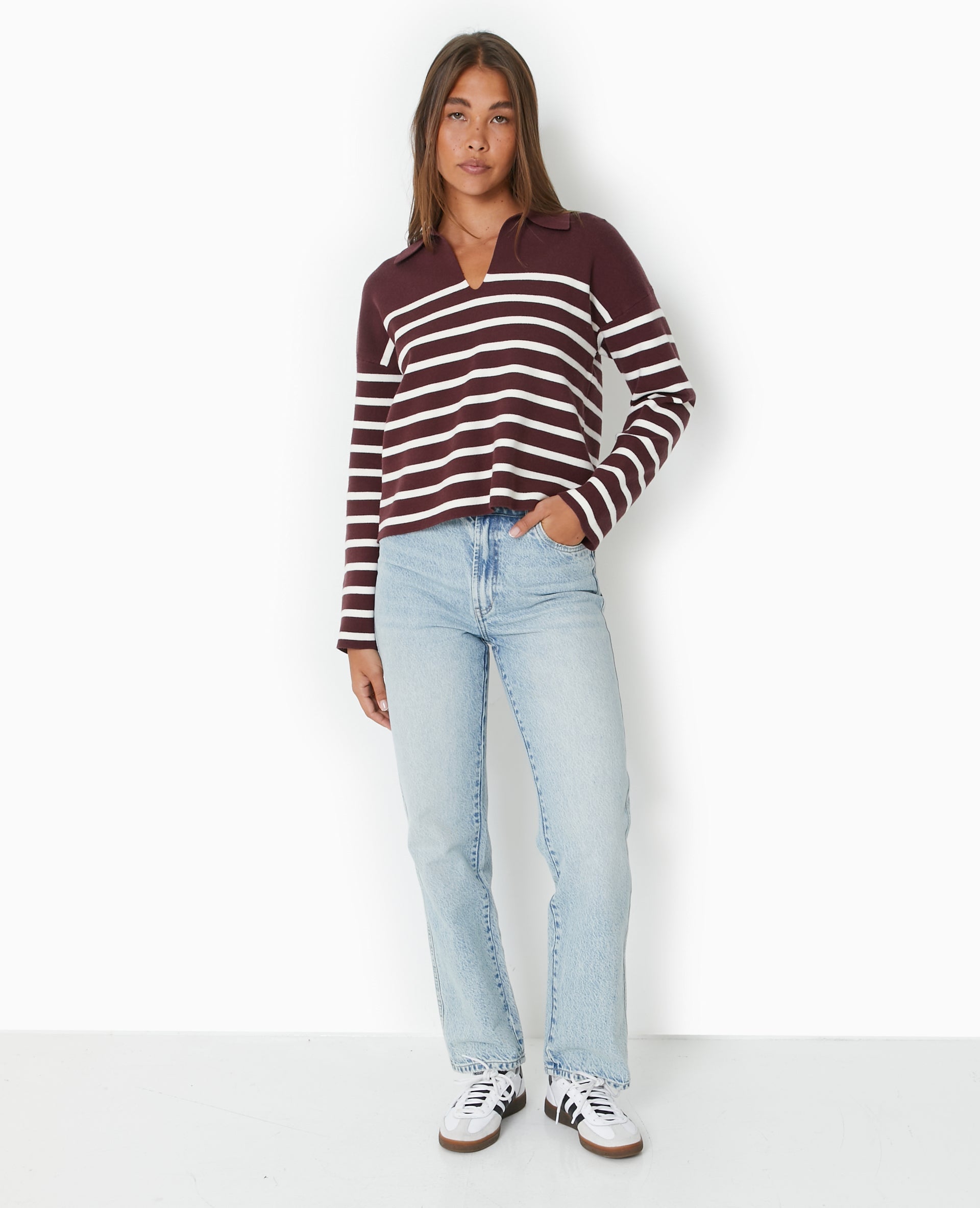Pull avec col en maille rayée