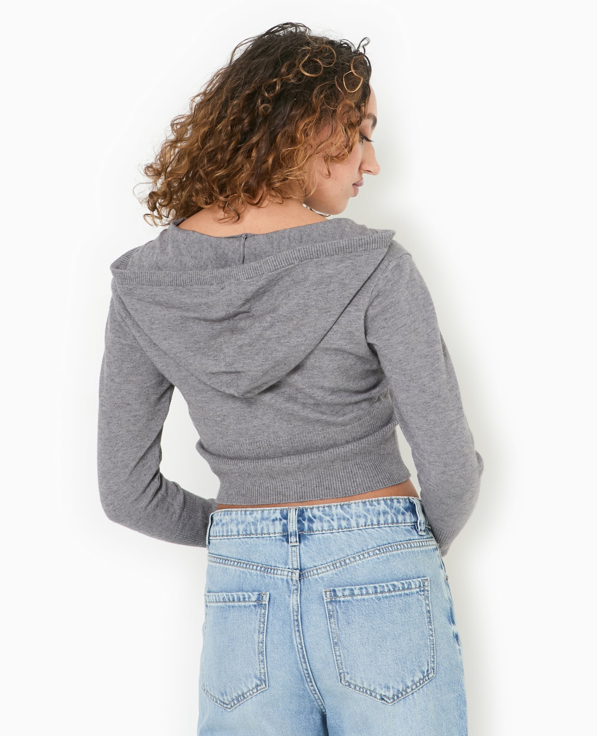 Gilet court zippé en maille fine avec capuche