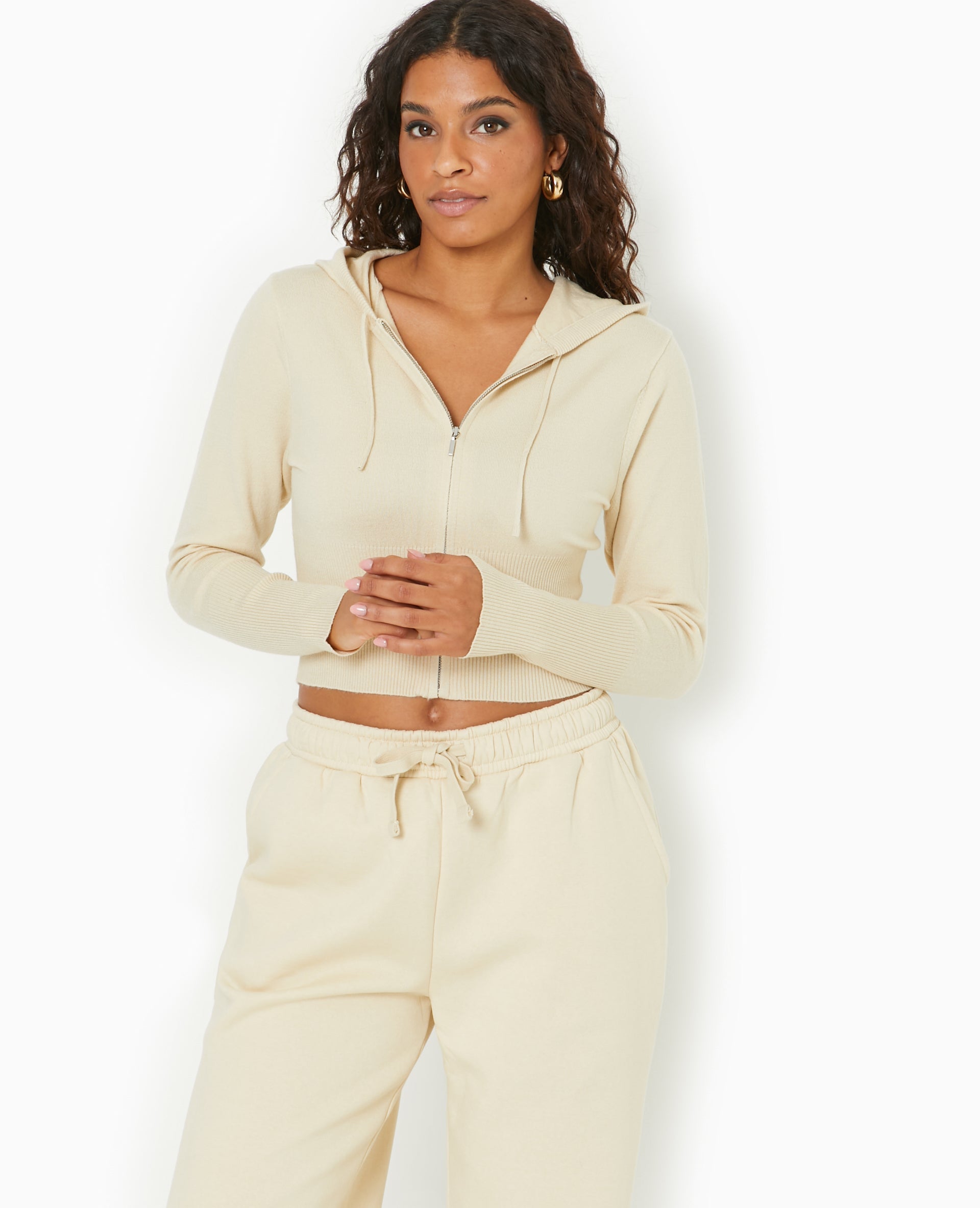 Gilet court zippé en maille fine avec capuche
