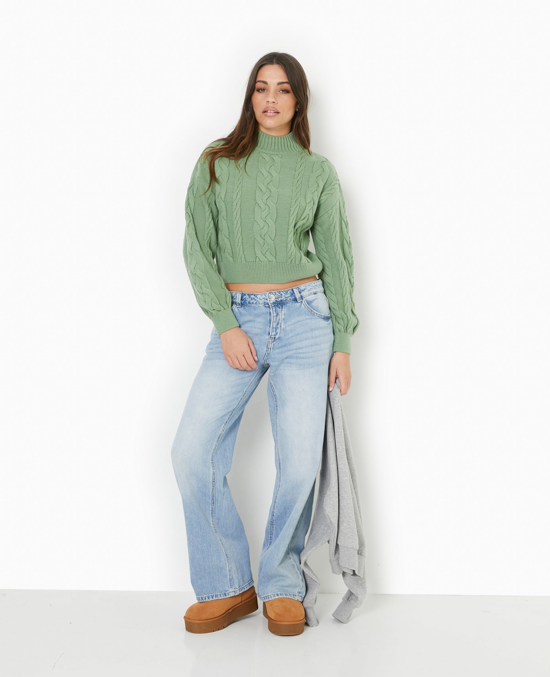 Pull en maille torsadée devant