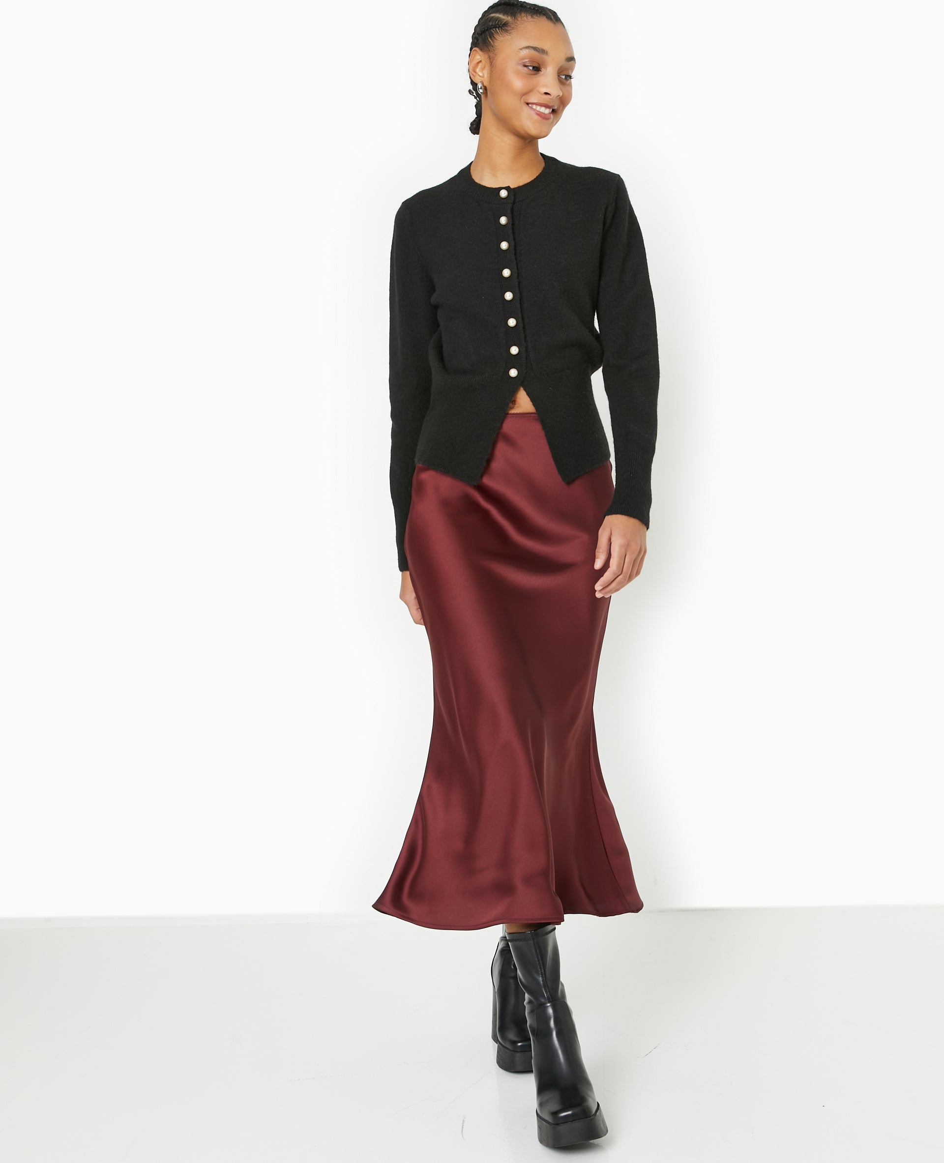 Gilet cintré avec boutons perles