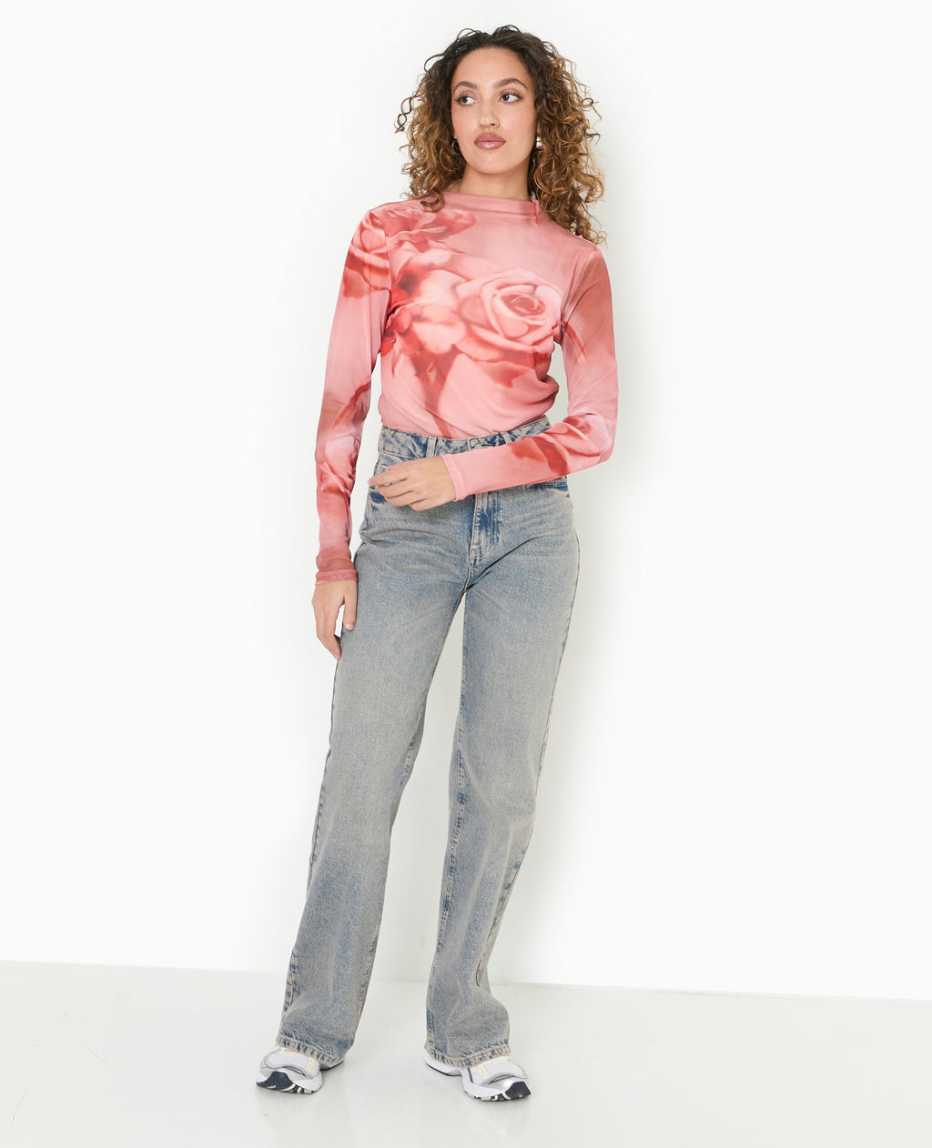 Top manches longues en résille motif roses