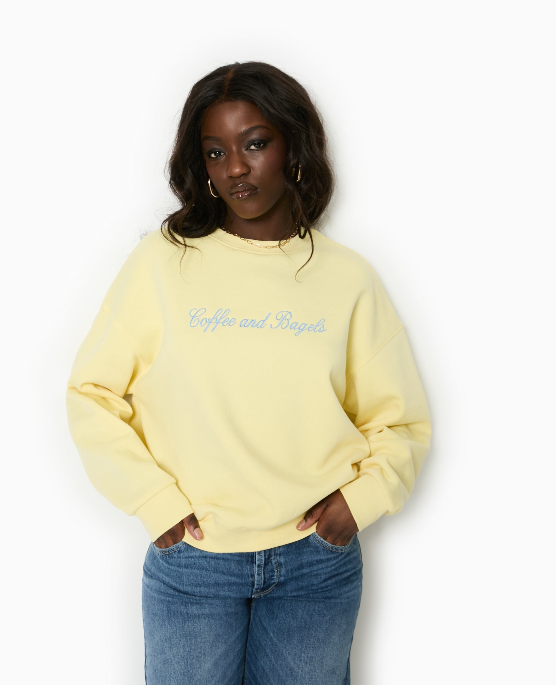 Sweat oversize avec broderies devant et dos