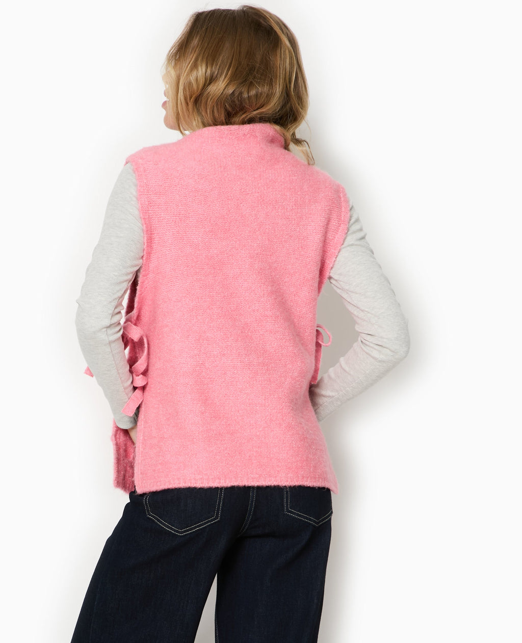 Pull sans manches avec nouettes sur les côtés