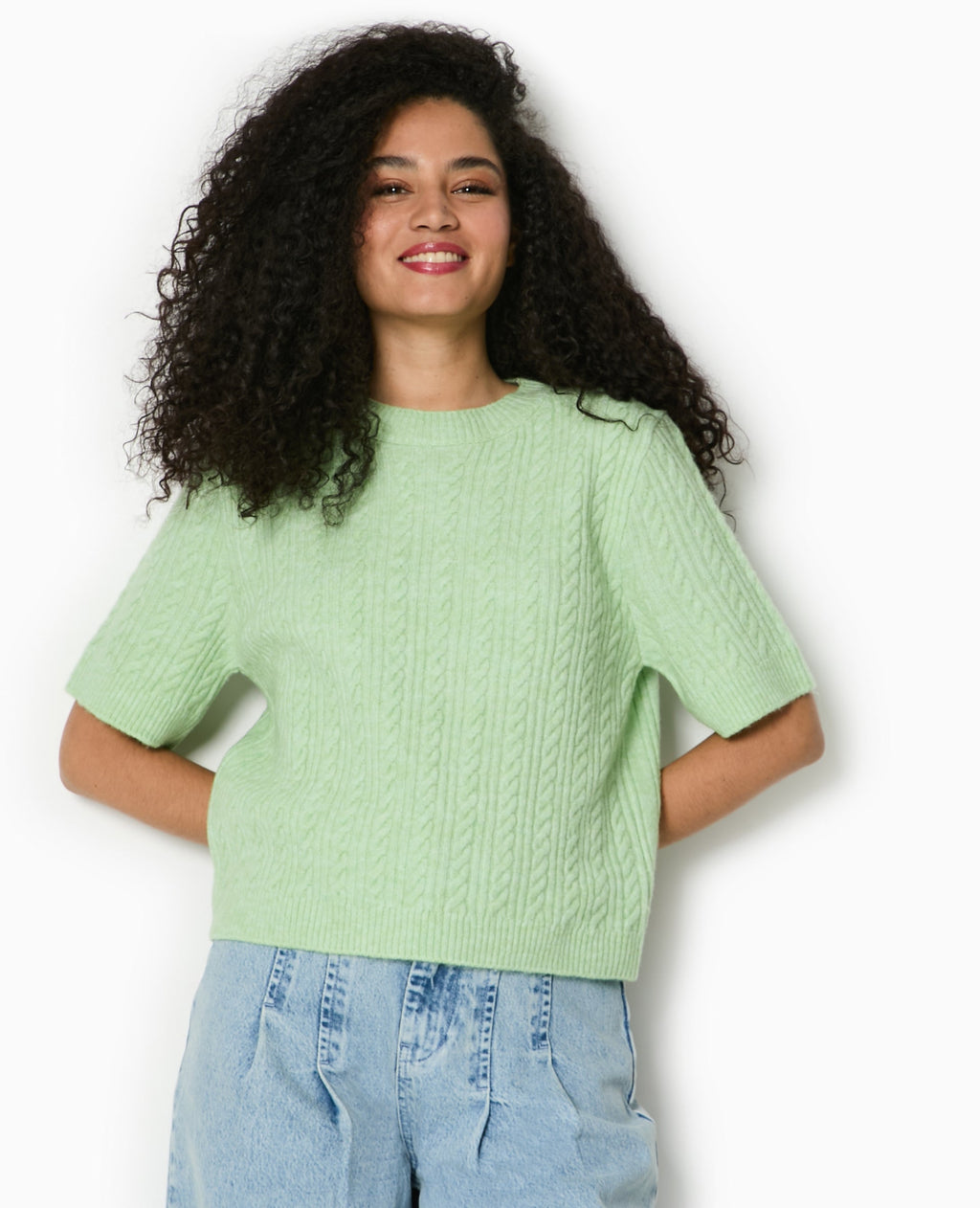Pull manches courtes maille torsadée