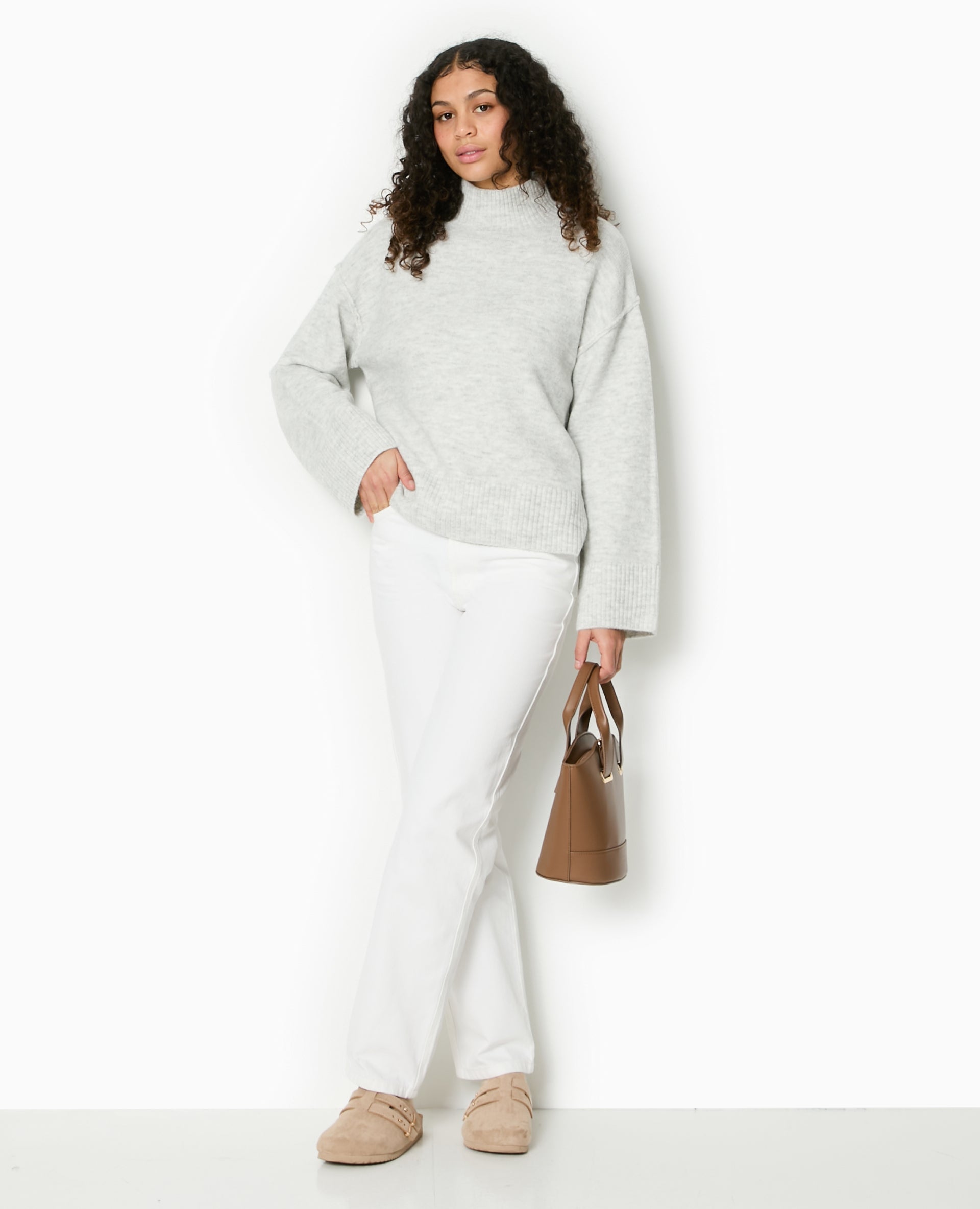 Pull col montant manches larges
