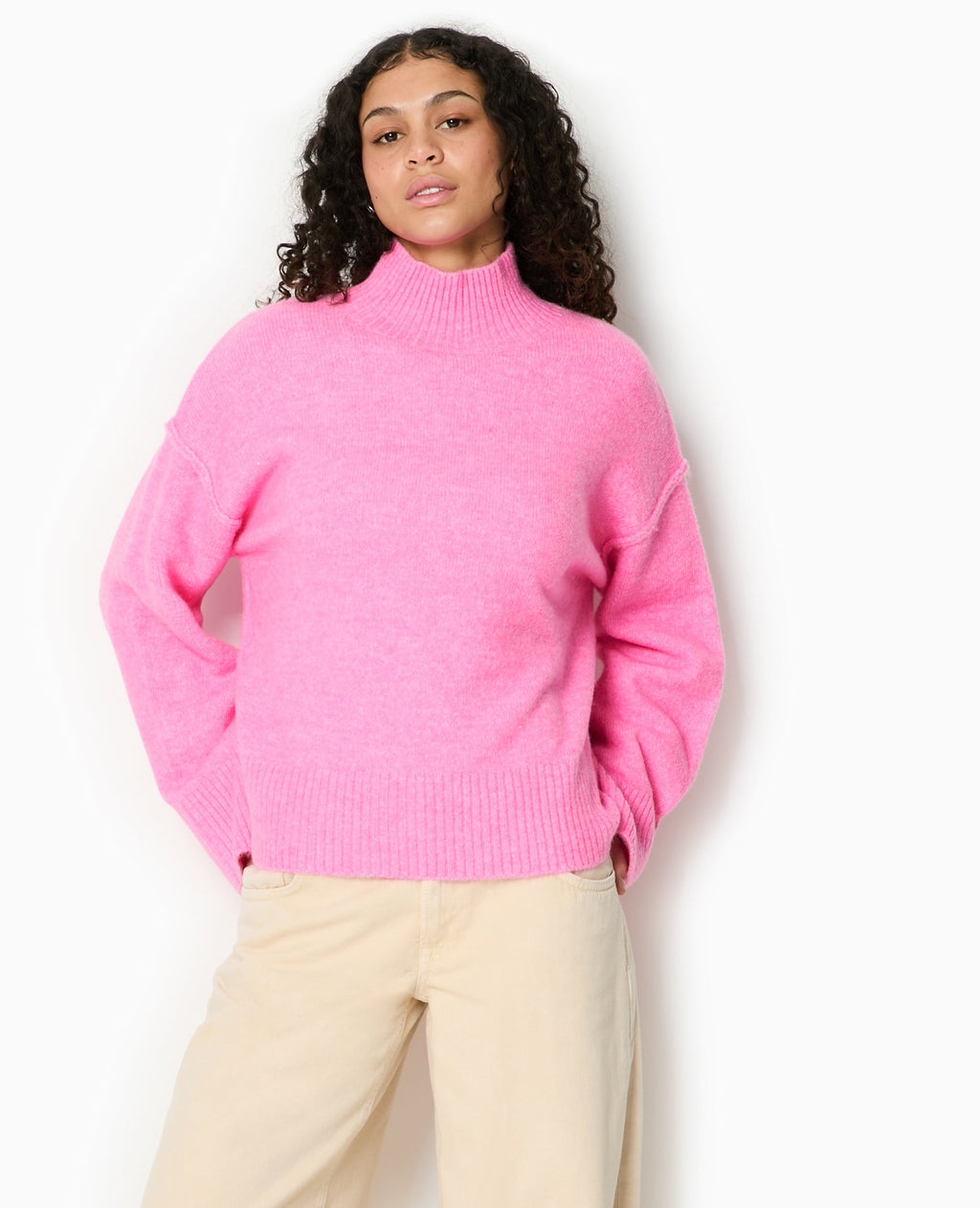 Pull col montant manches larges