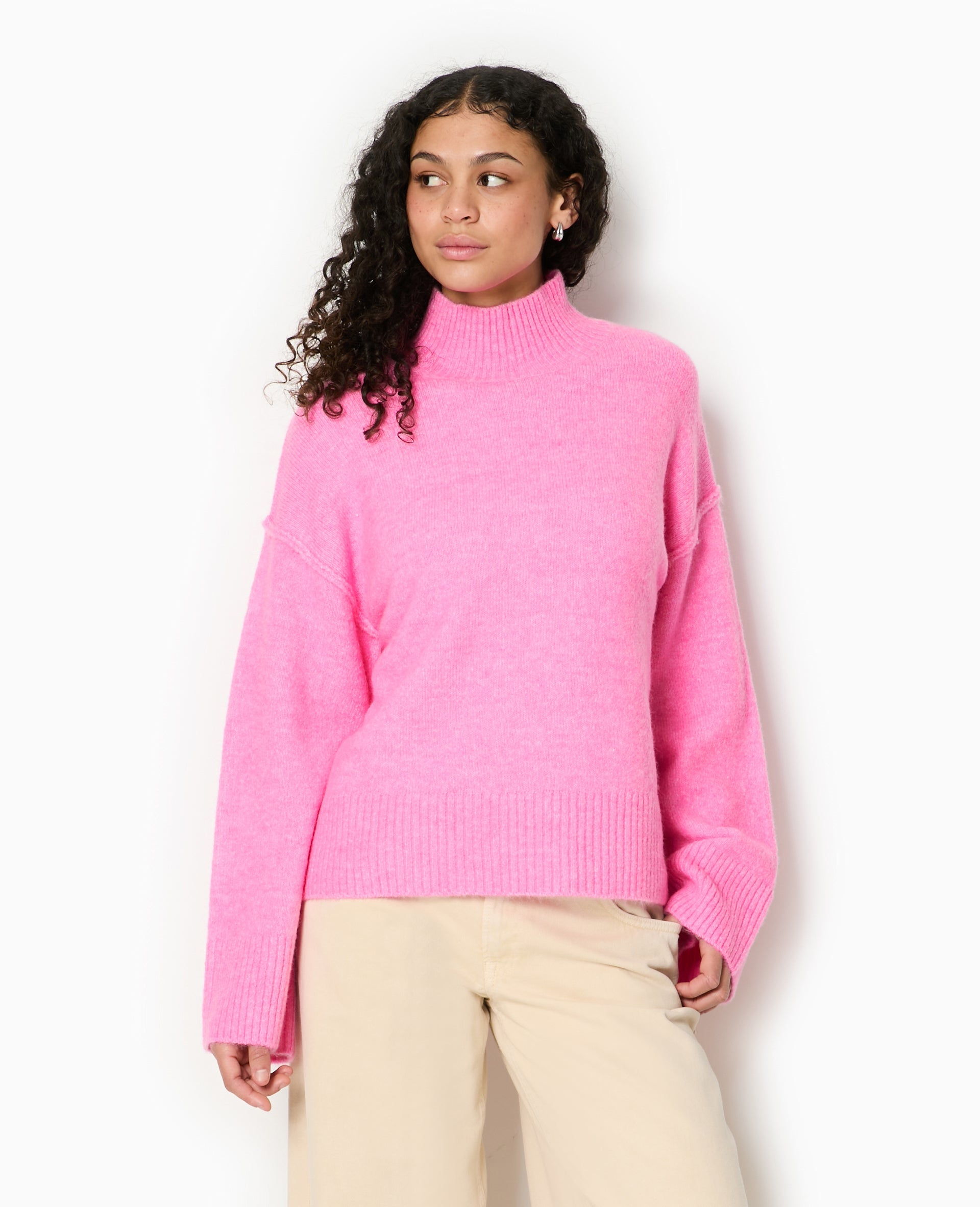 Pull col montant manches larges