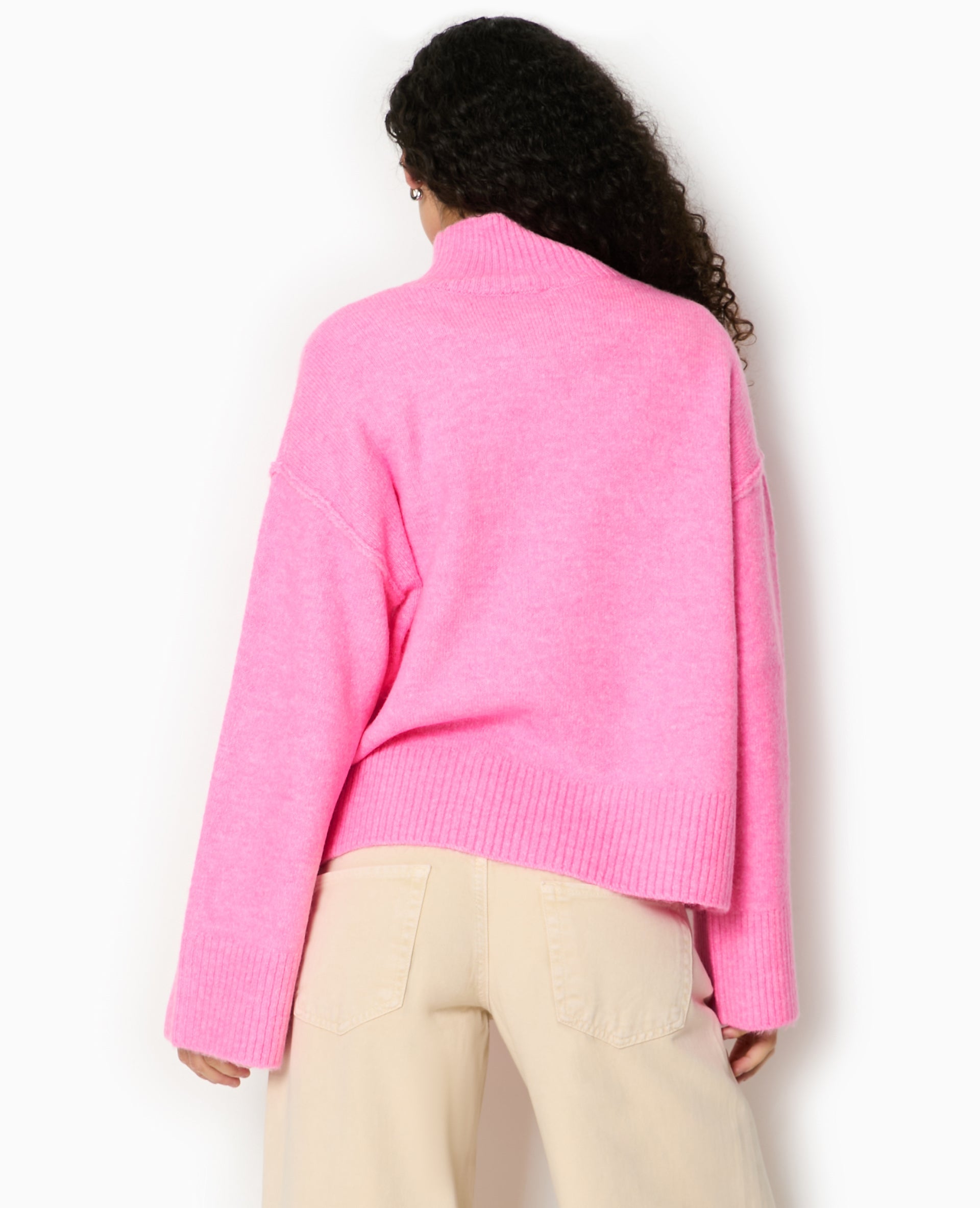 Pull col montant manches larges