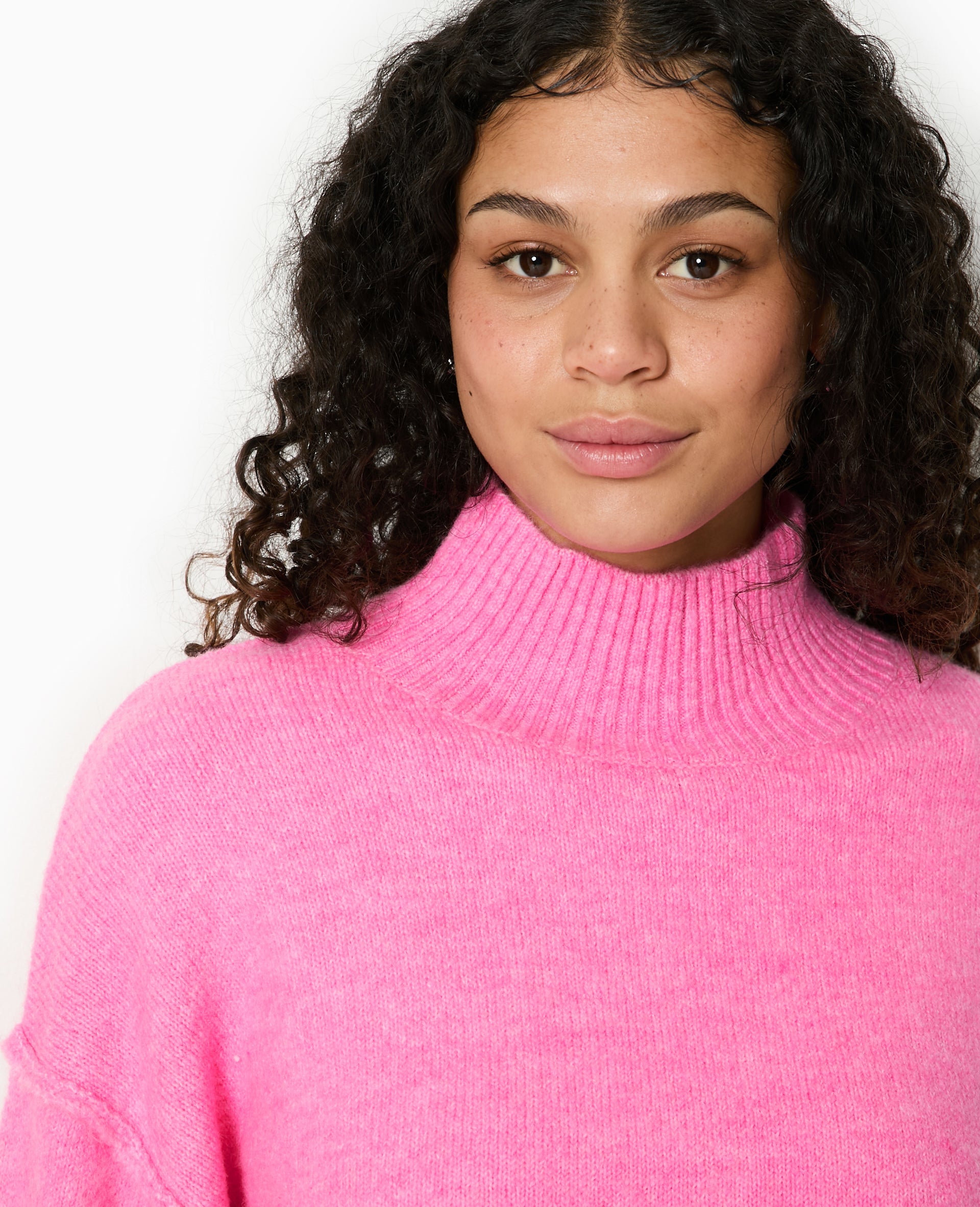 Pull col montant manches larges