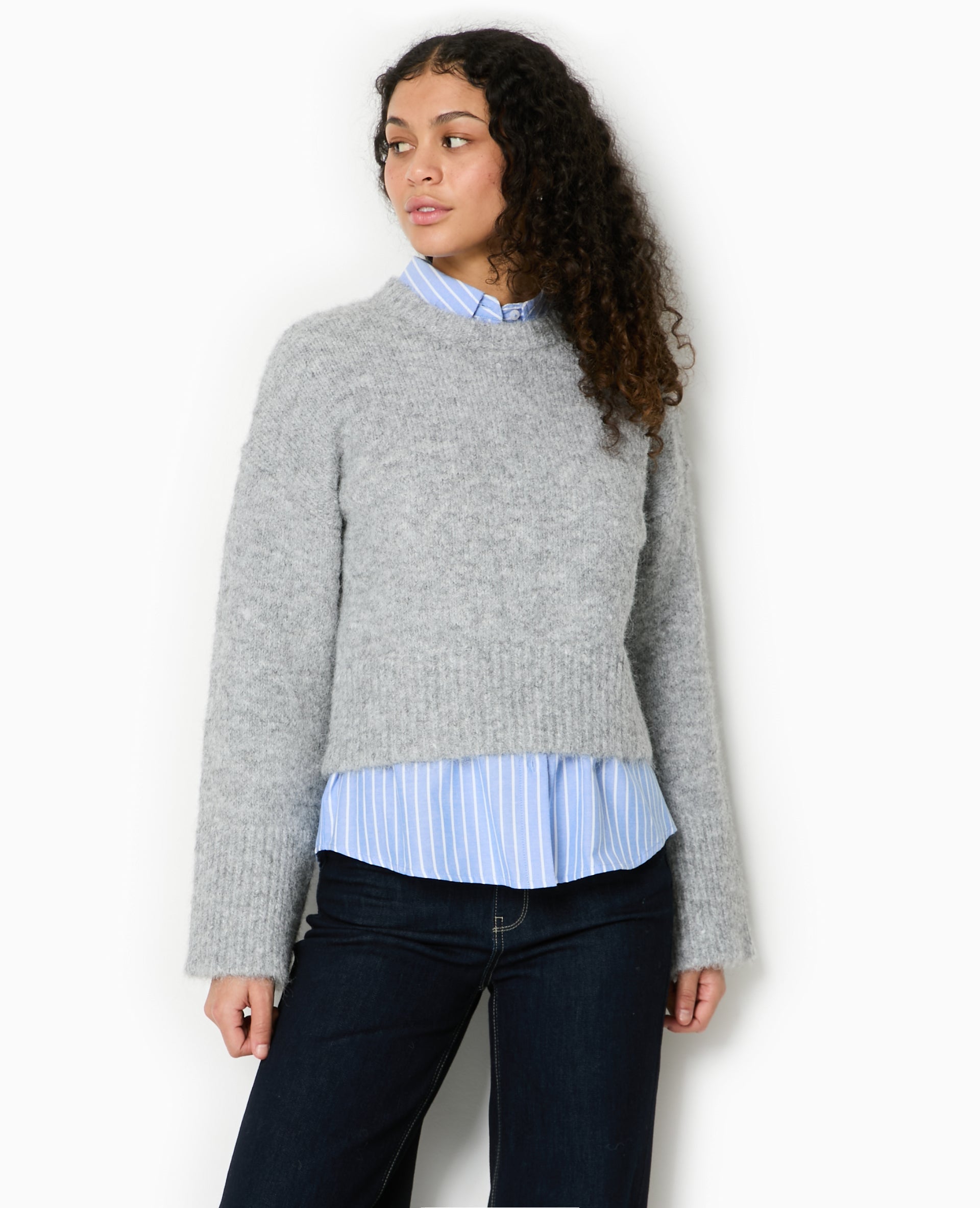 Pull court en maille douce et poilue