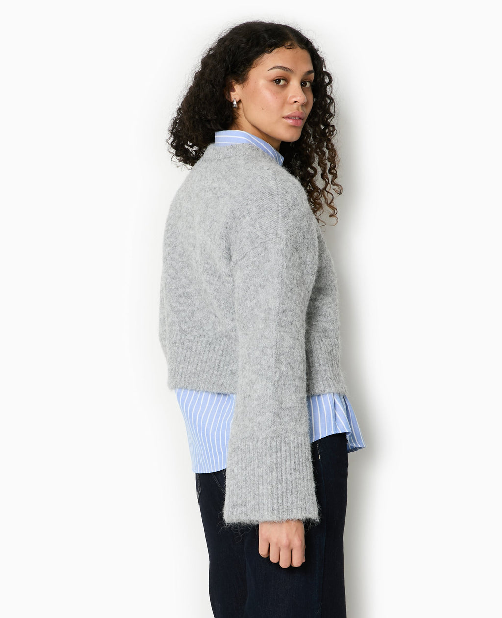 Pull court en maille douce et poilue