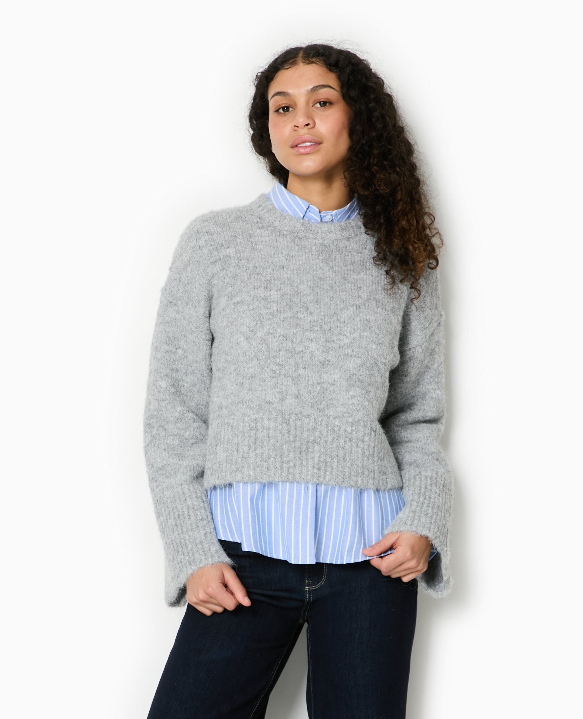 Pull court en maille douce et poilue