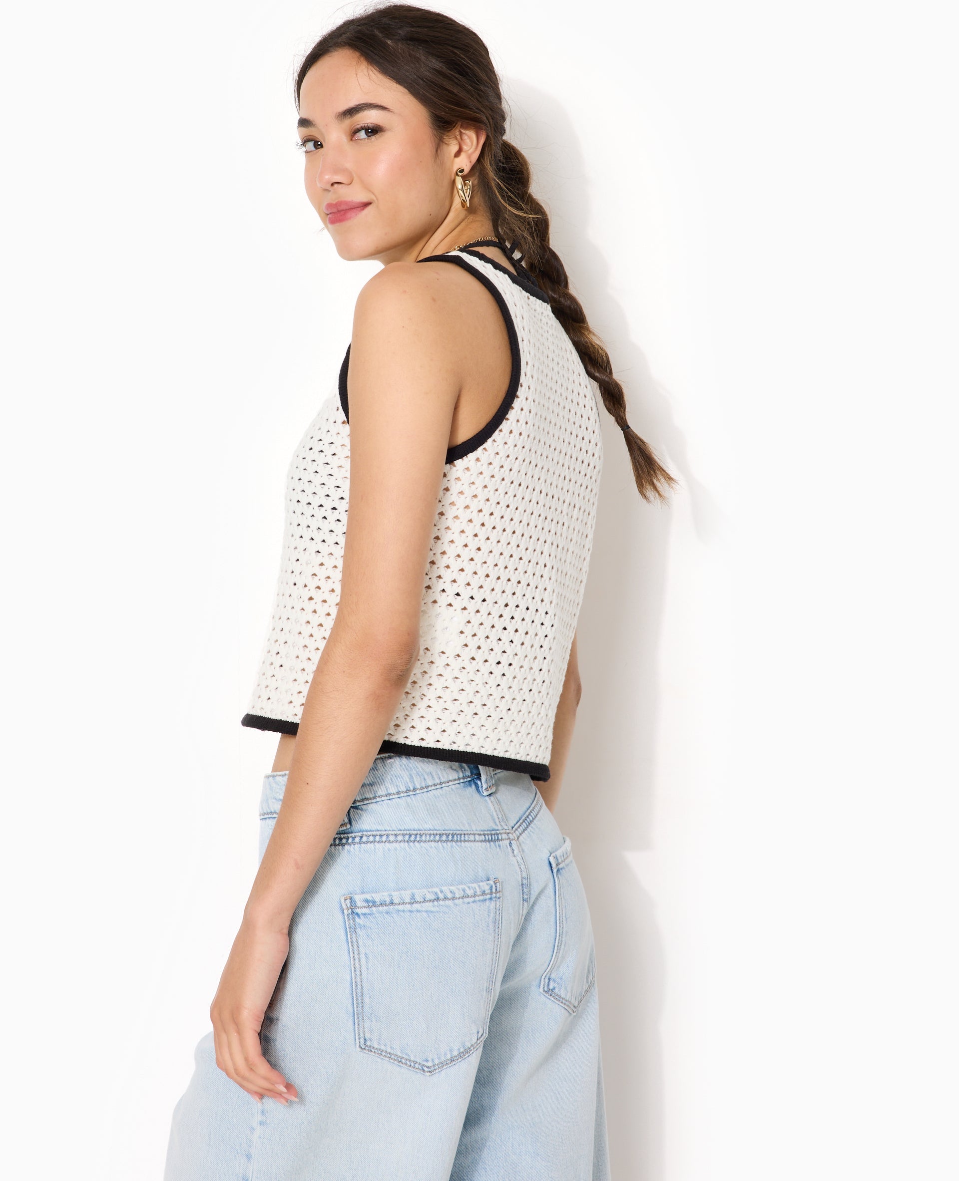 Gilet sans manches en crochet avec nouette