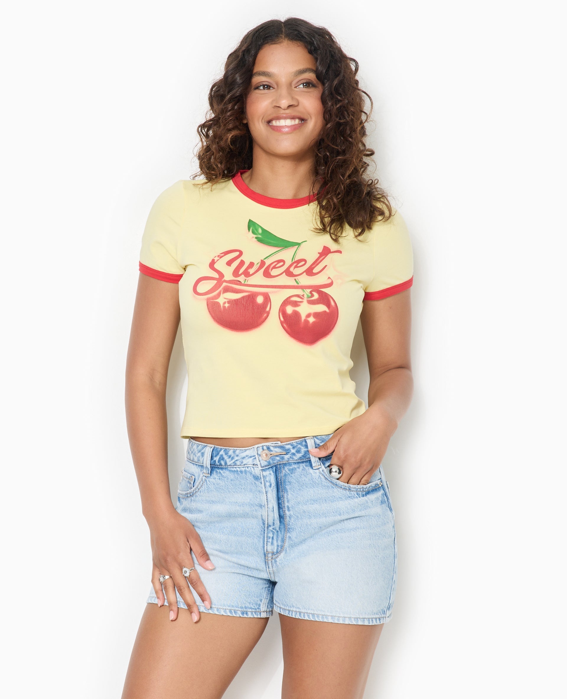 T-shirt ajusté avec bords contrastés