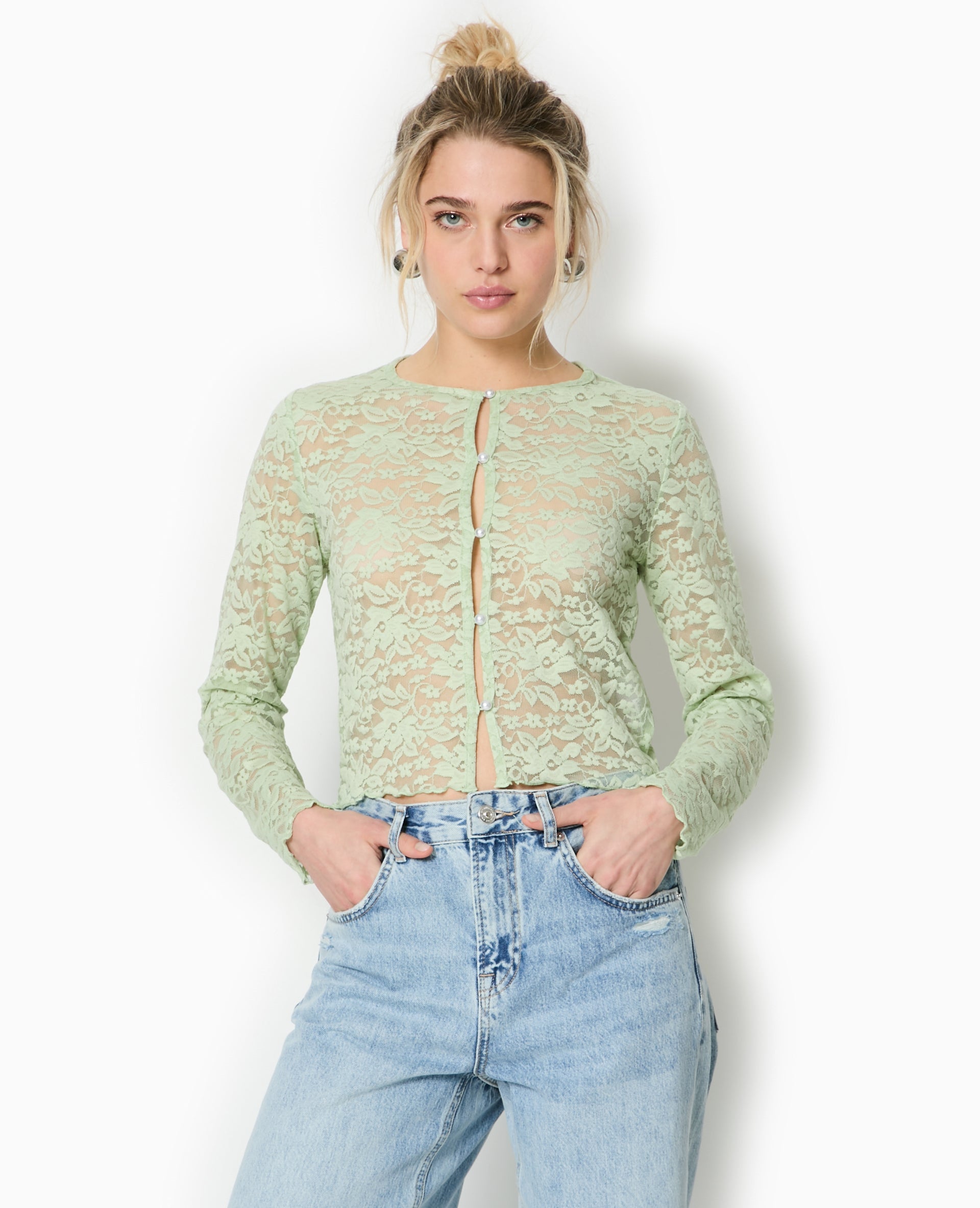 Top cardigan en dentelle avec bouton perle