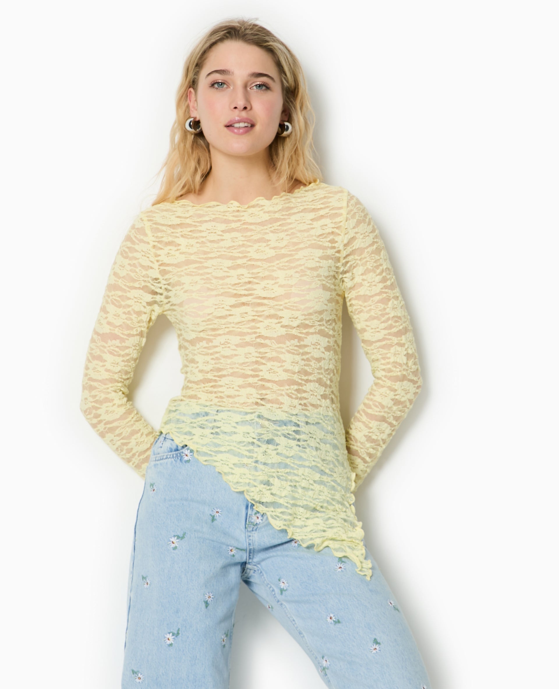 Top asymétrique dentelle manches longues