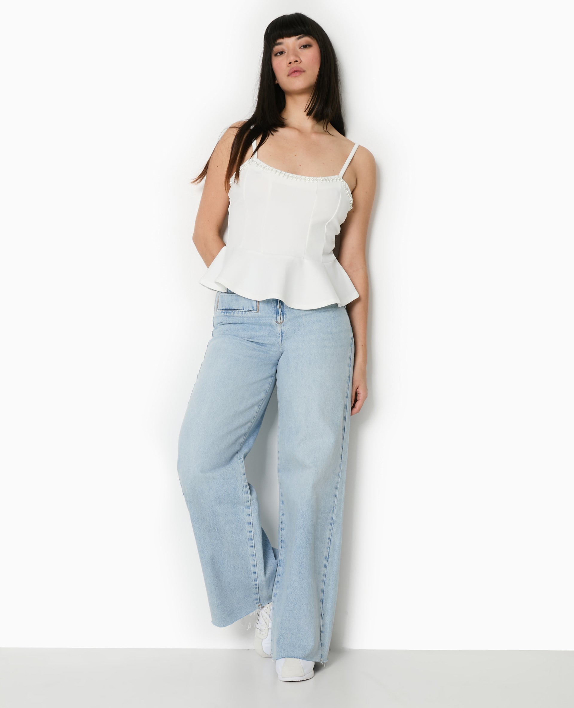 Top peplum à bretelles avec perles