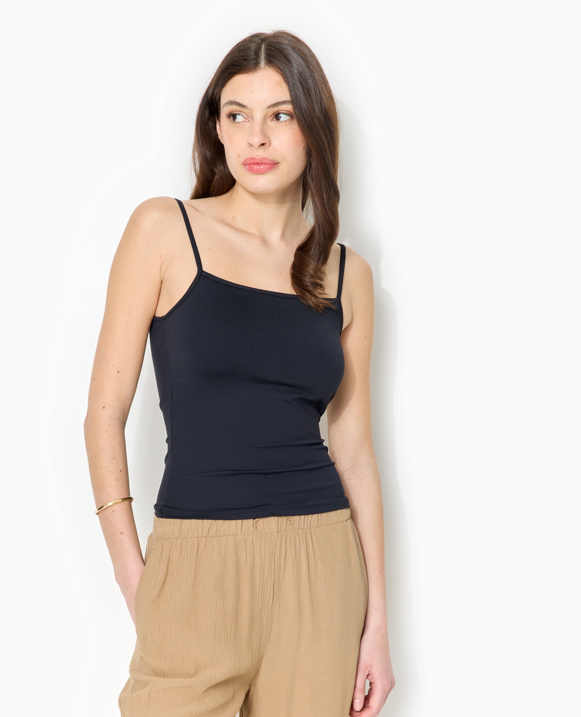 Débardeur maille extensible fines bretelles