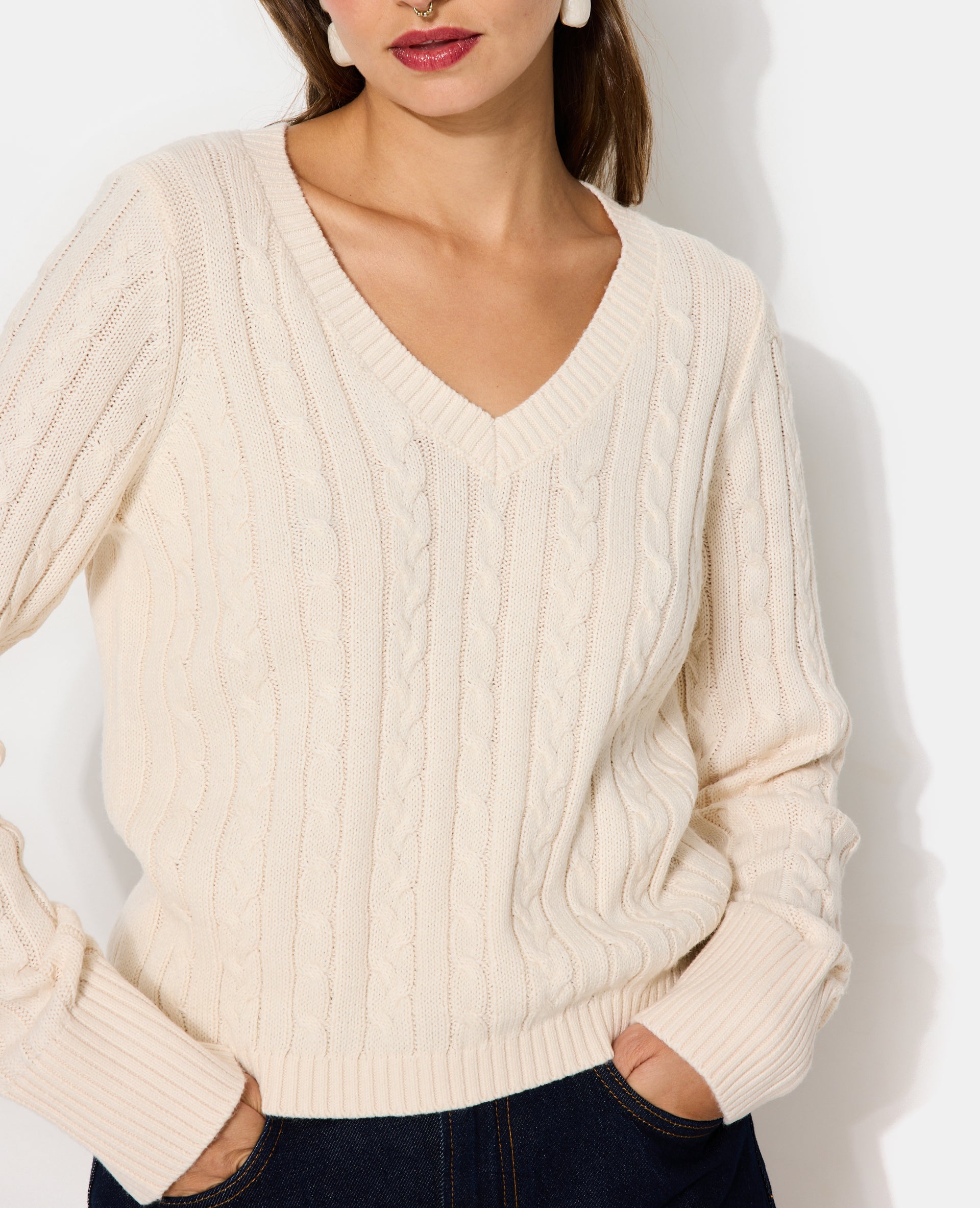 Pull col V en maille torsadée