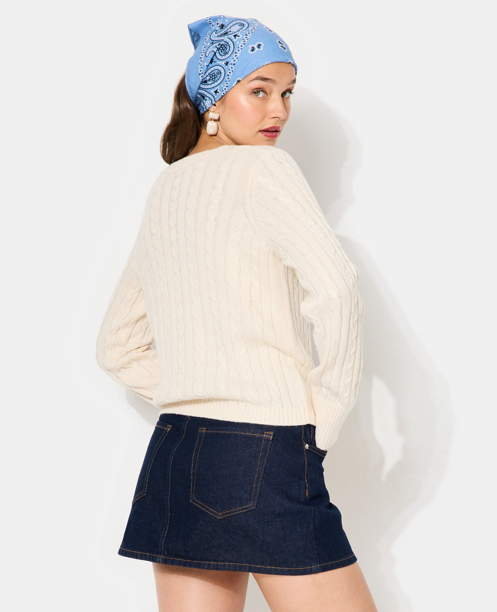 Pull col V en maille torsadée
