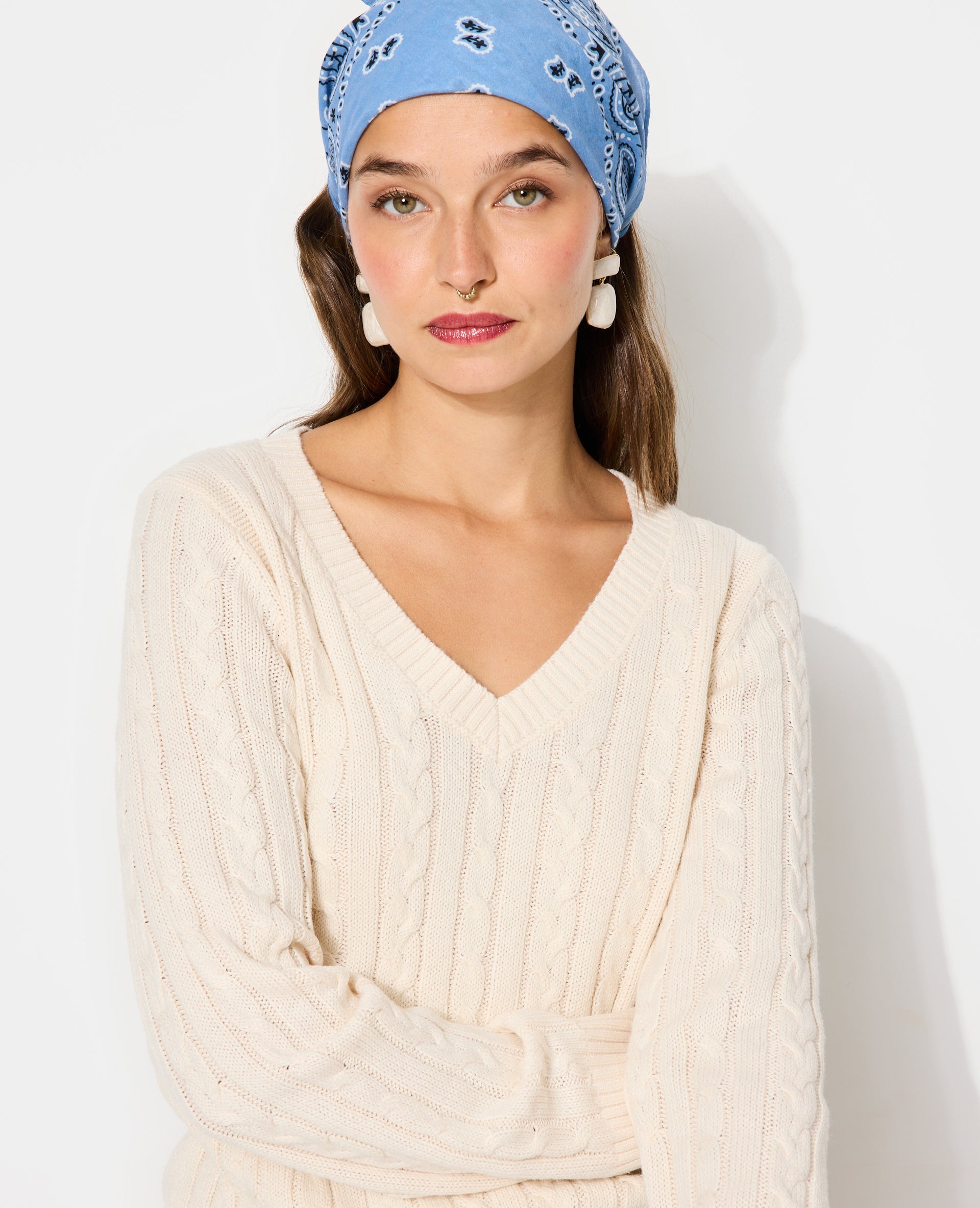 Pull col V en maille torsadée