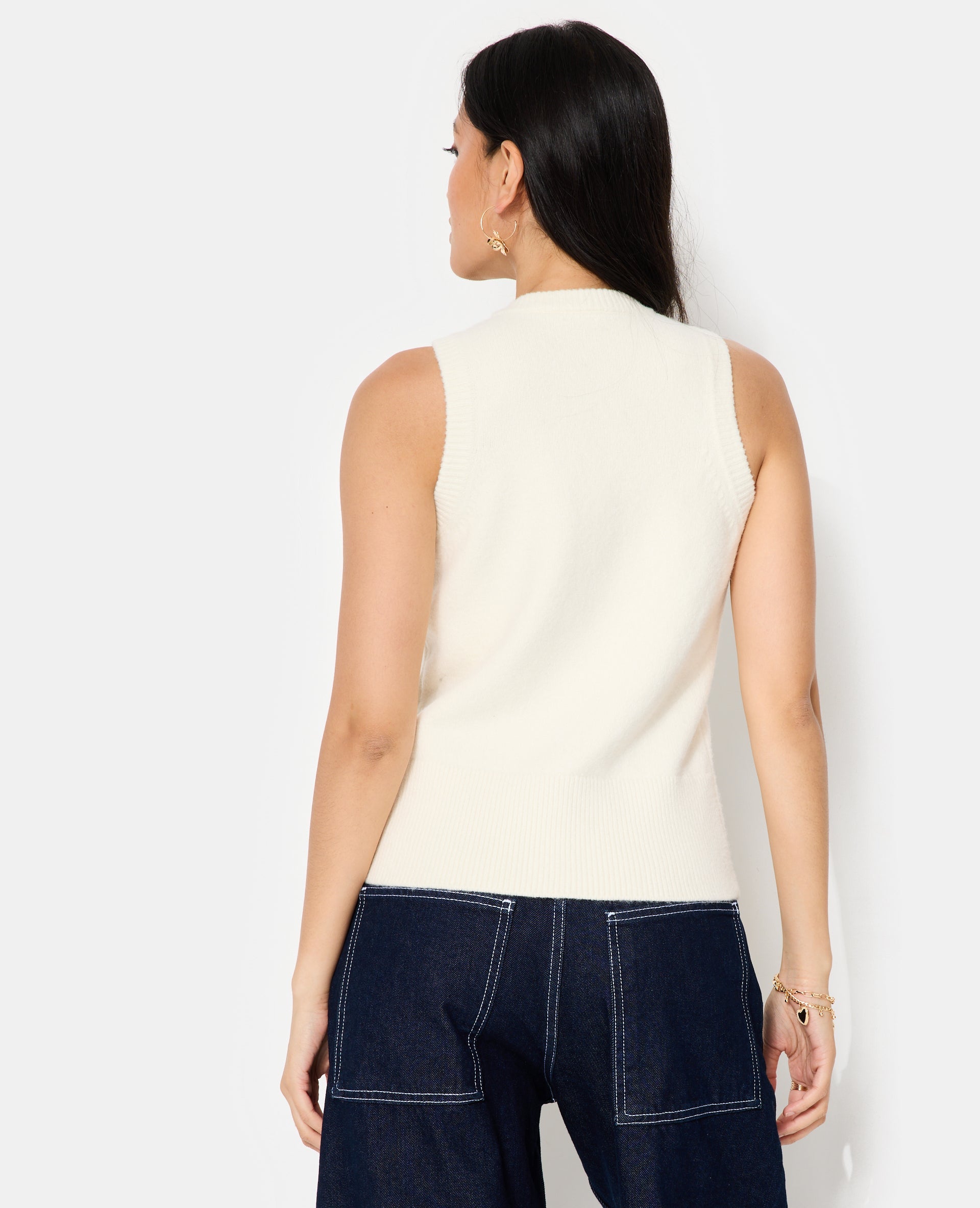 Gilet sans manches avec boutons recouverts