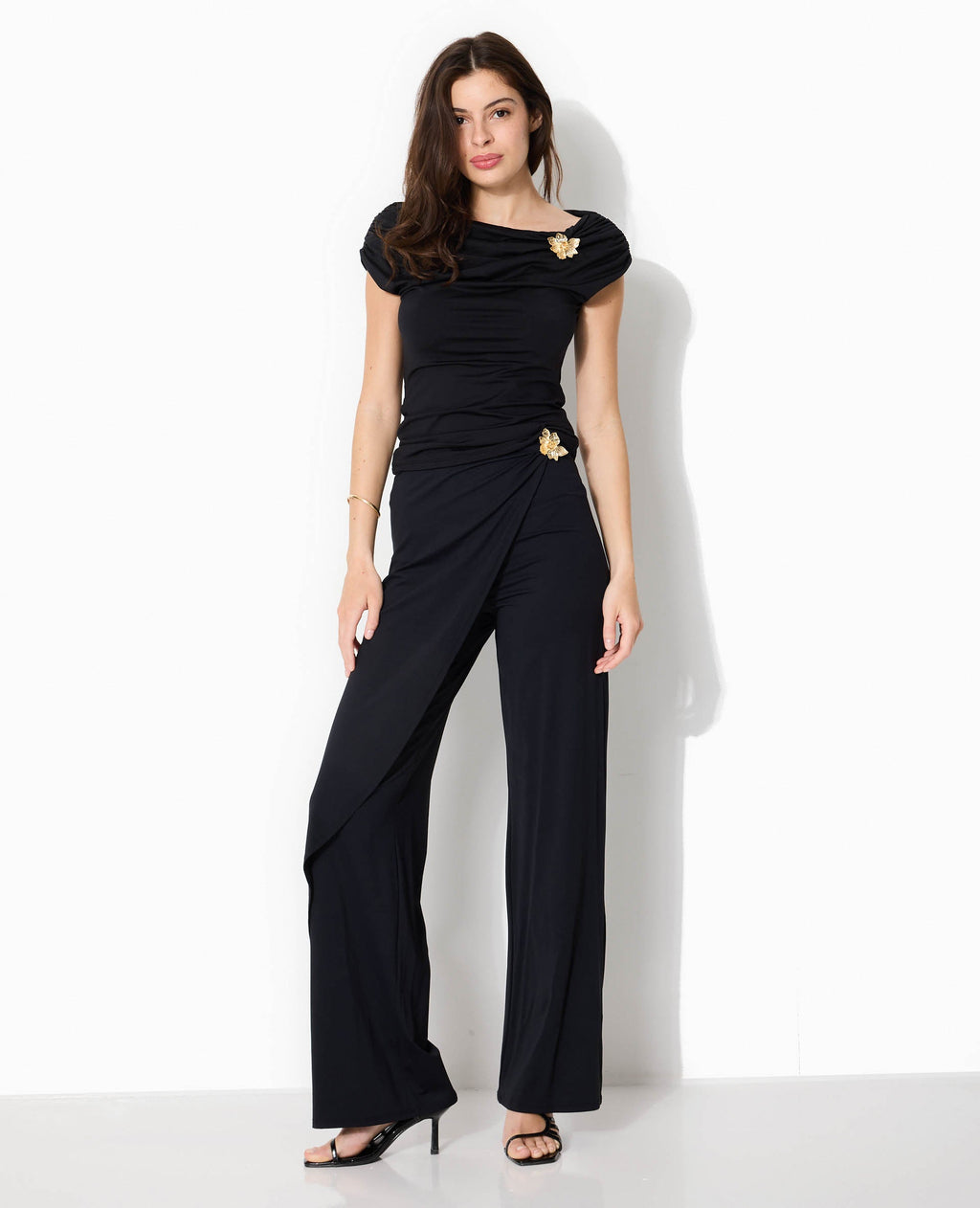Top sans manches avec effet drapé et détail bijou
