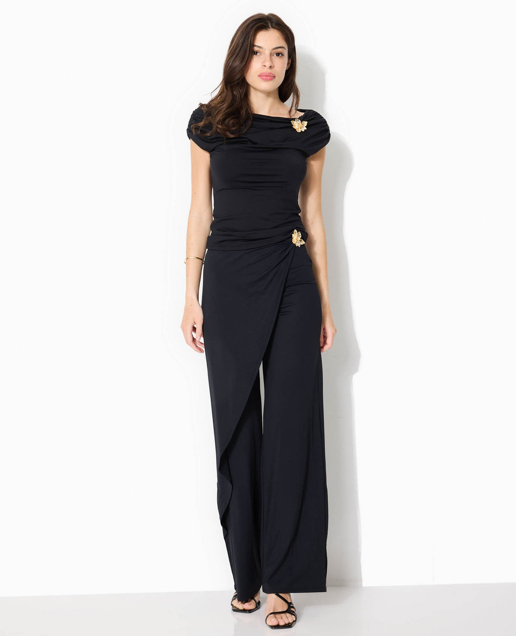 Top sans manches avec effet drapé et détail bijou