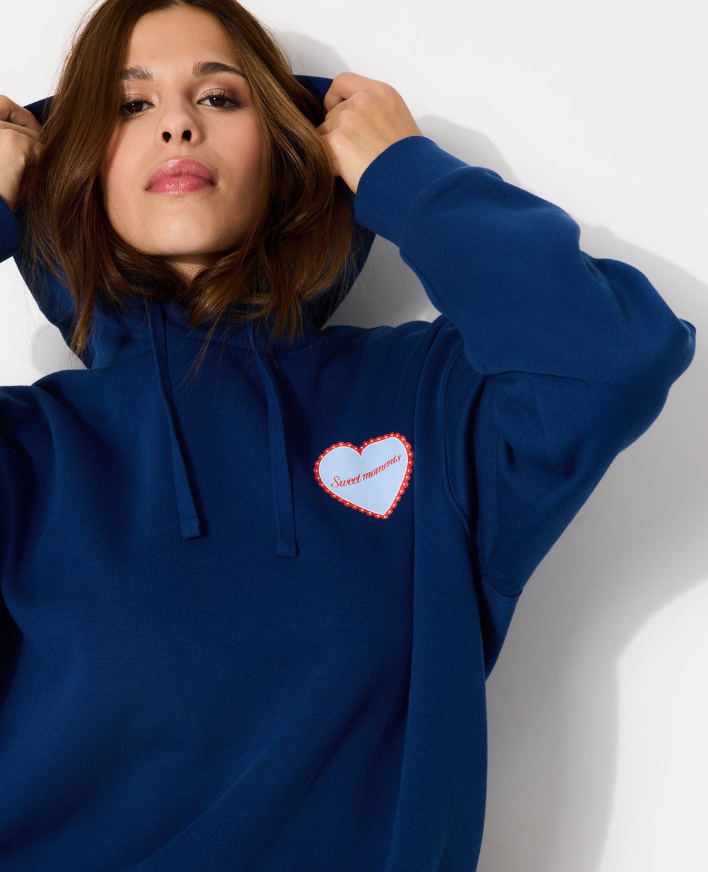 Sweat capuche avec print poitrine et dos