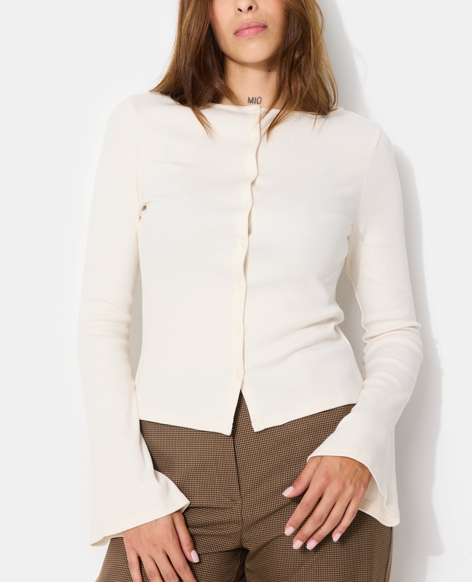 Top boutonné avec manches flare