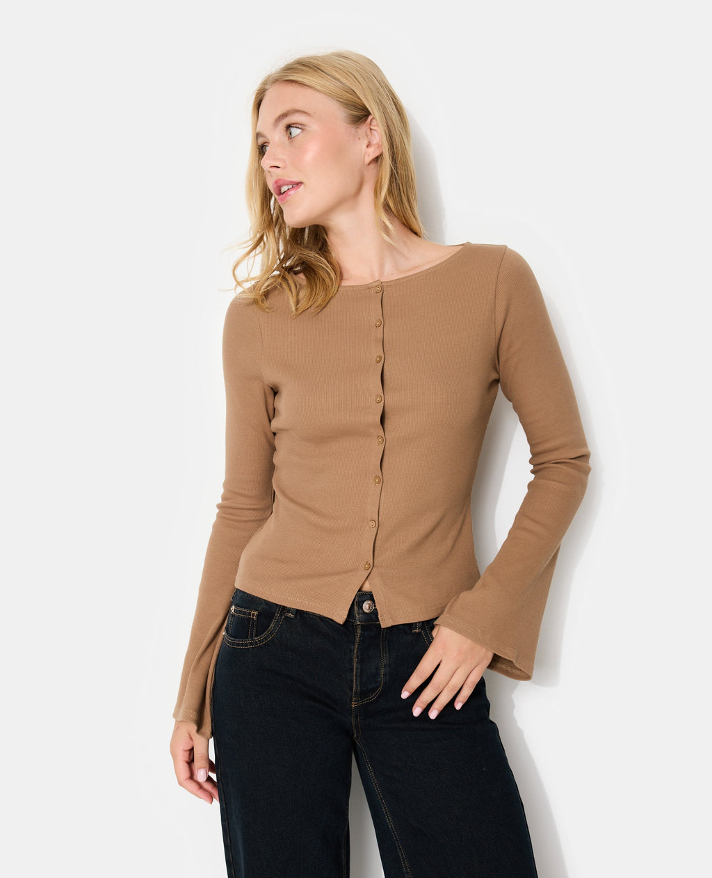 Top boutonné avec manches flare