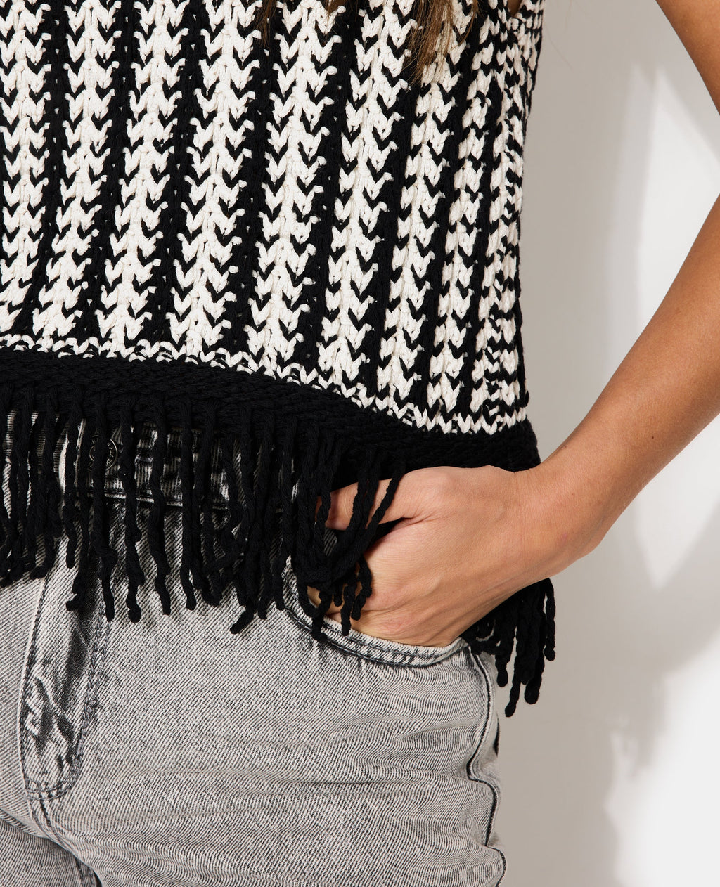 Pull sans manches avec franges