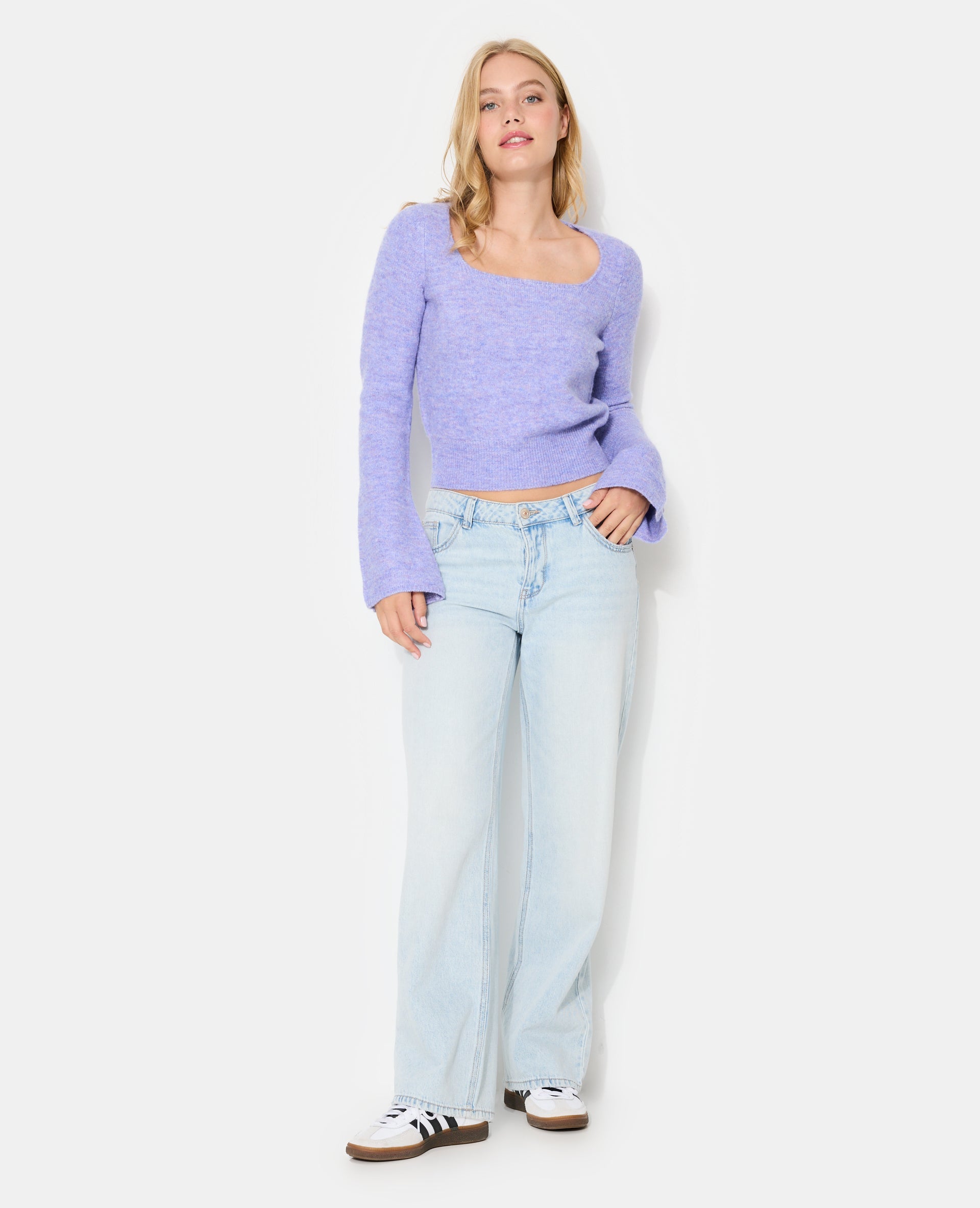 Pull encolure carrée avec manches flare