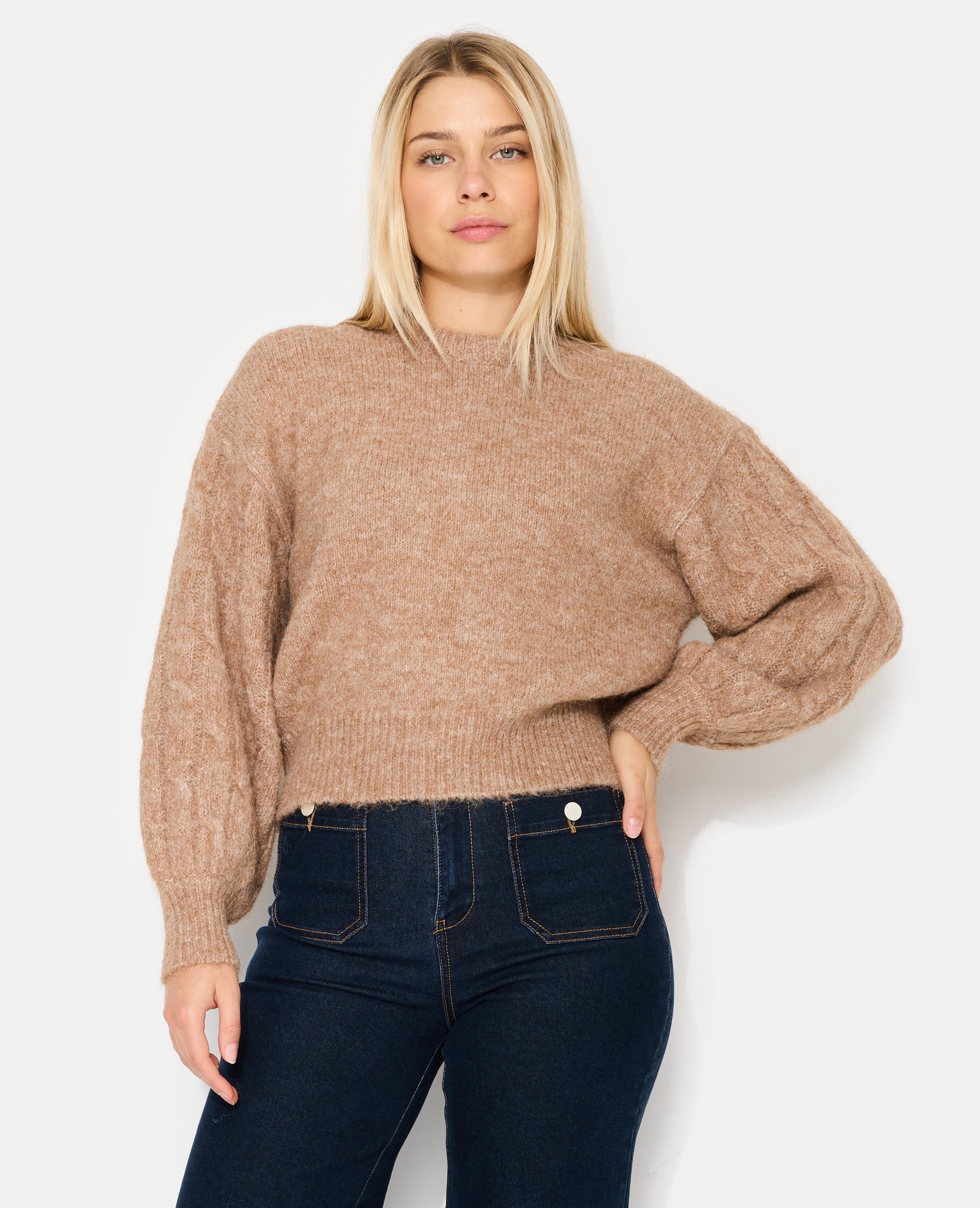 Pull ample avec manches en maille torsadée