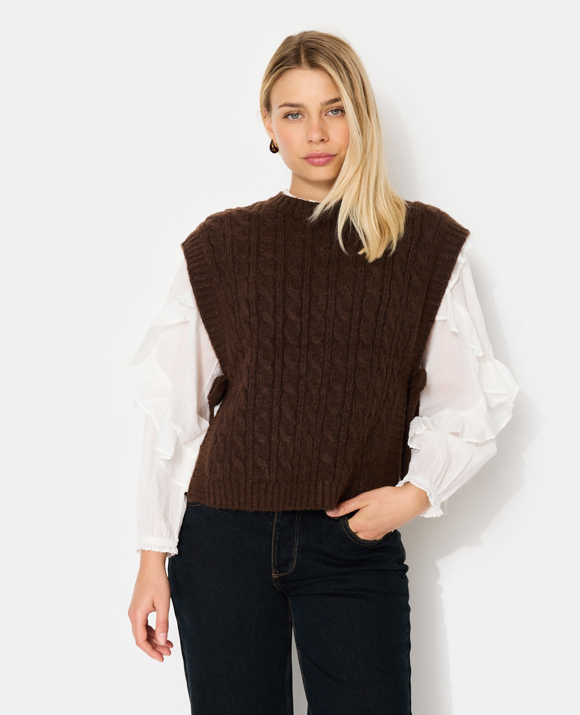 Pull sans manches en maille torsadée avec nouettes