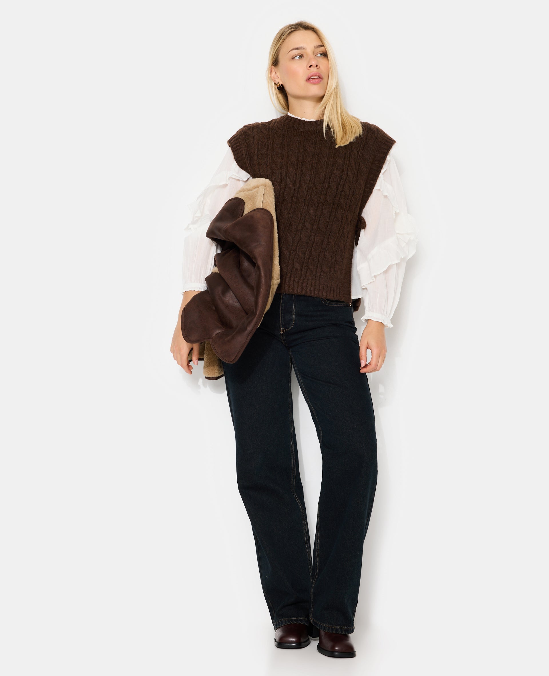 Pull sans manches en maille torsadée avec nouettes