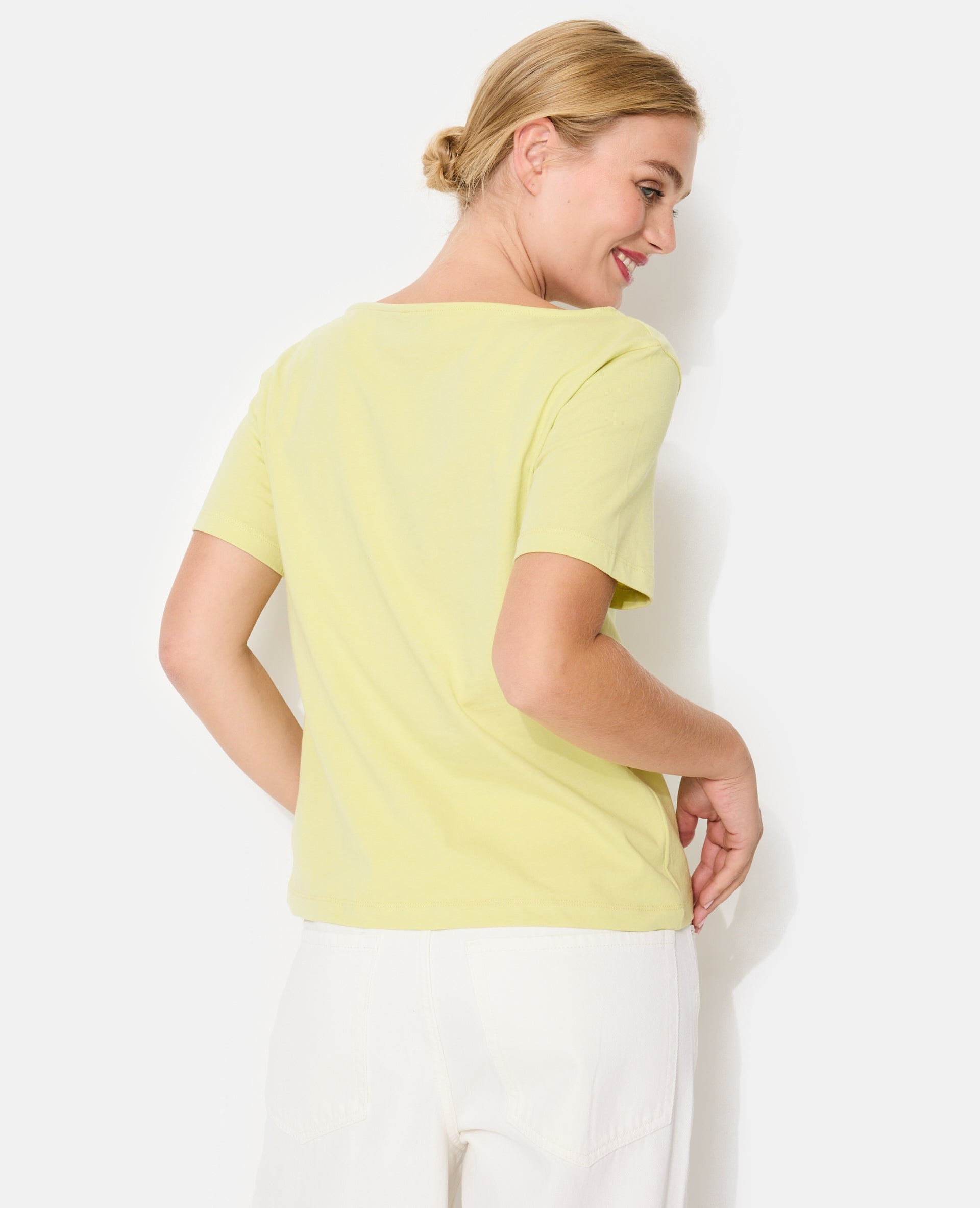T-shirt manches courtes épaule dégagée