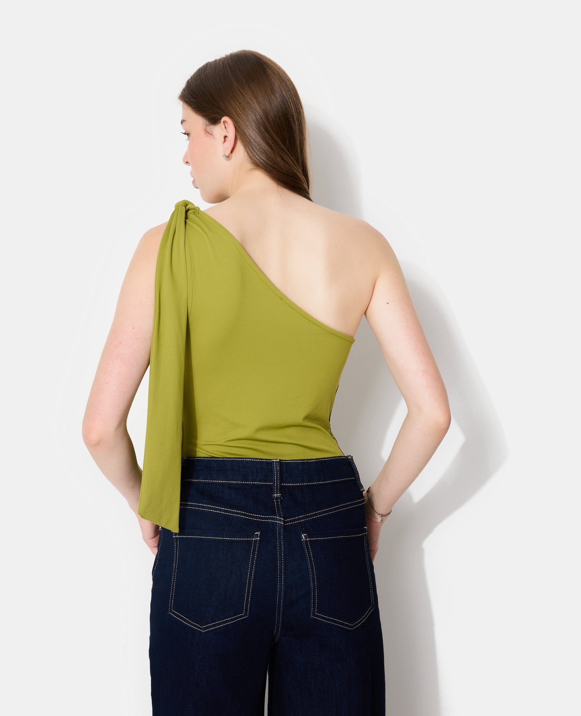 Top asymétrique avec nœud sur épaule