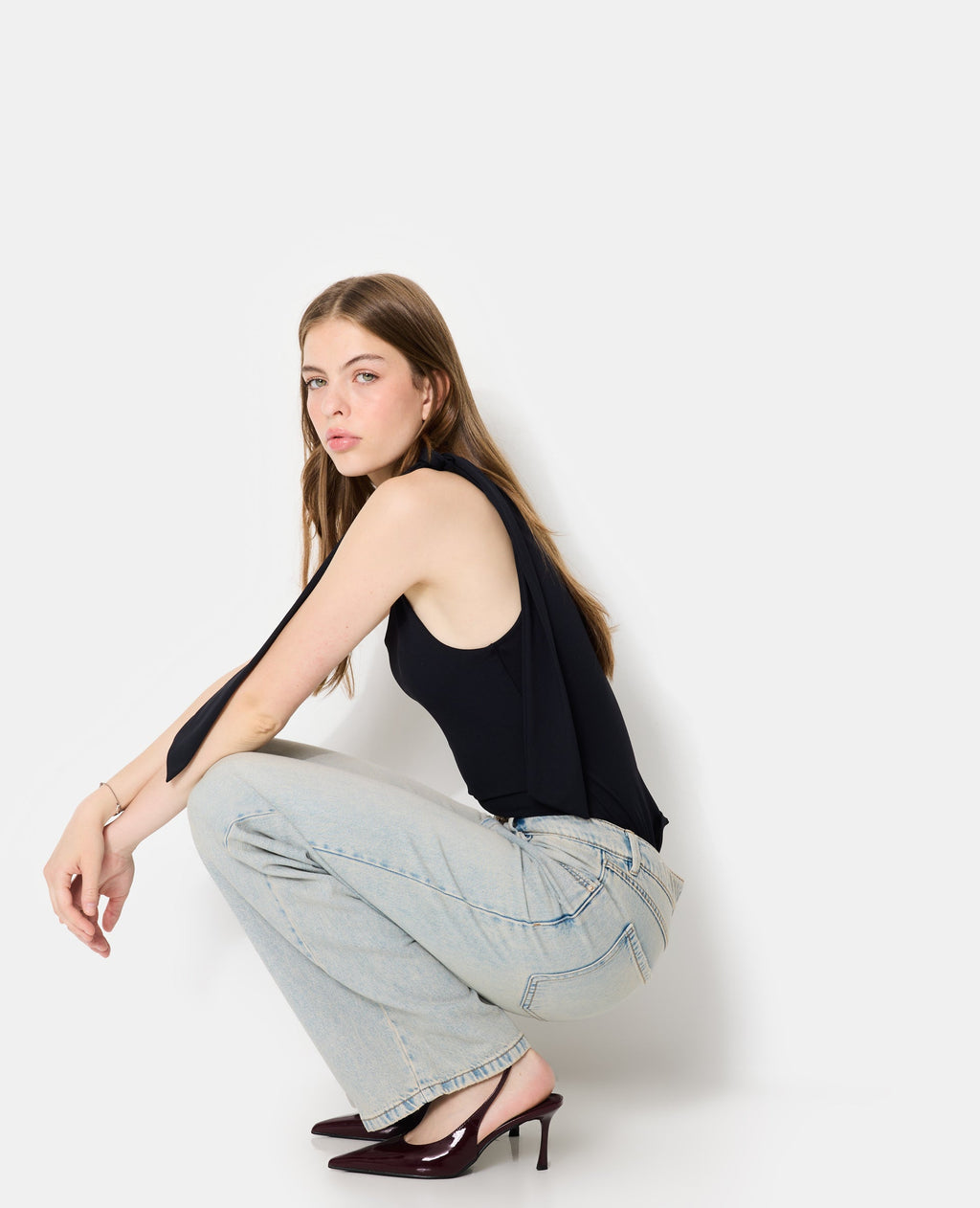 Top asymétrique avec nœud sur épaule