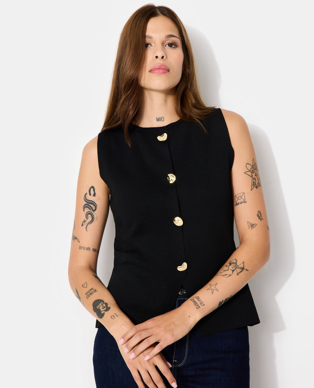 Gilet sans manches avec boutons fantaisie
