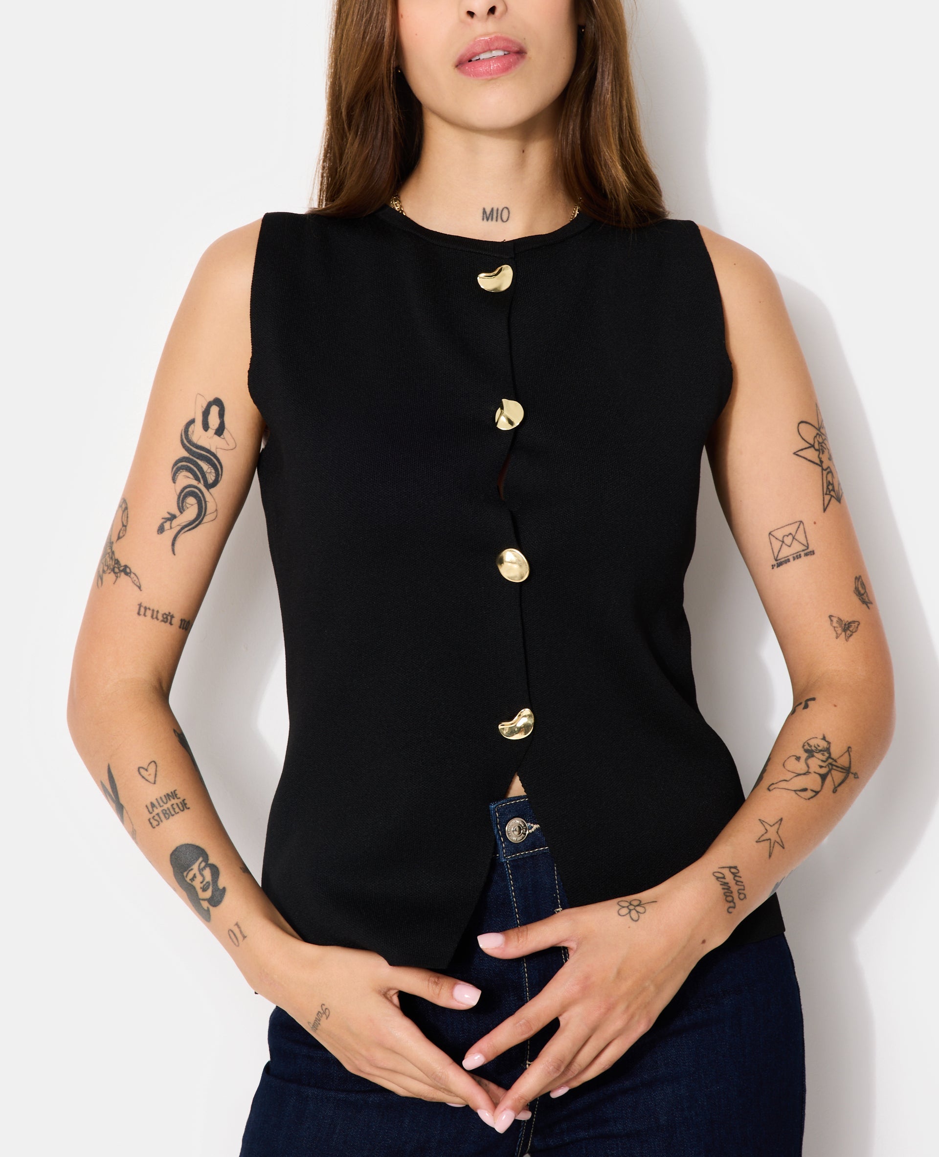 Gilet sans manches avec boutons fantaisie