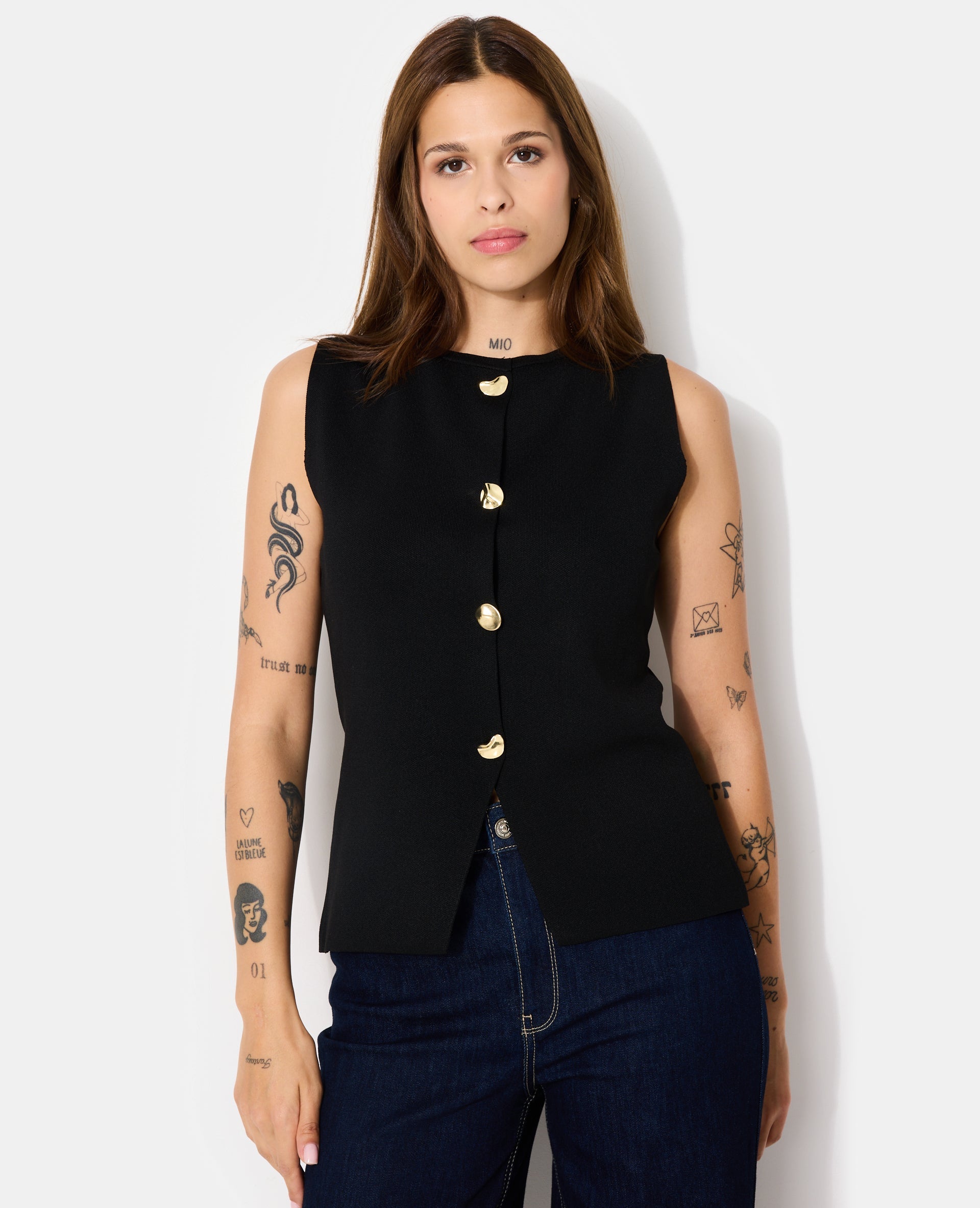 Gilet sans manches avec boutons fantaisie