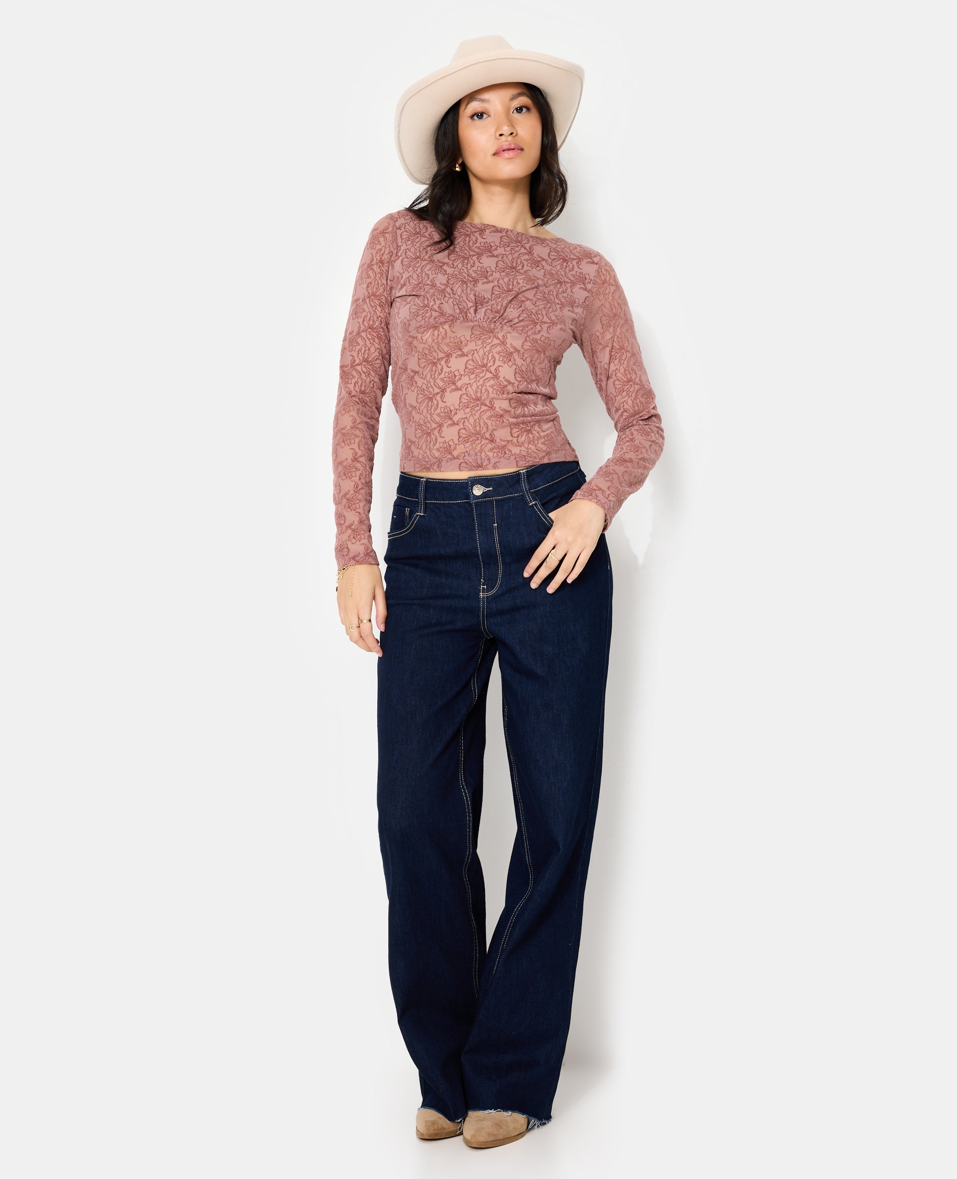 Top en résille avec motifs fleurs en velours