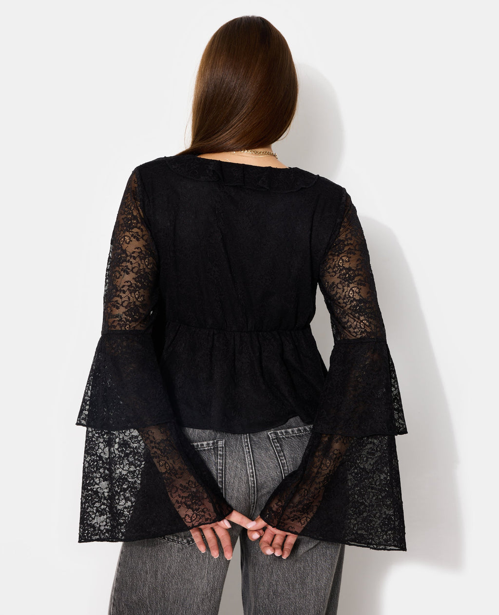 Blouse en dentelle avec volants et manches flare