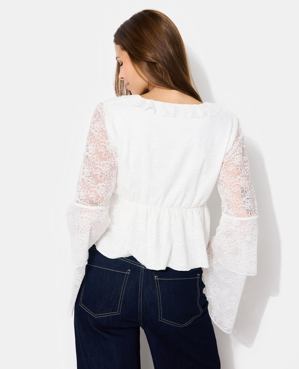 Blouse en dentelle avec volants et manches flare