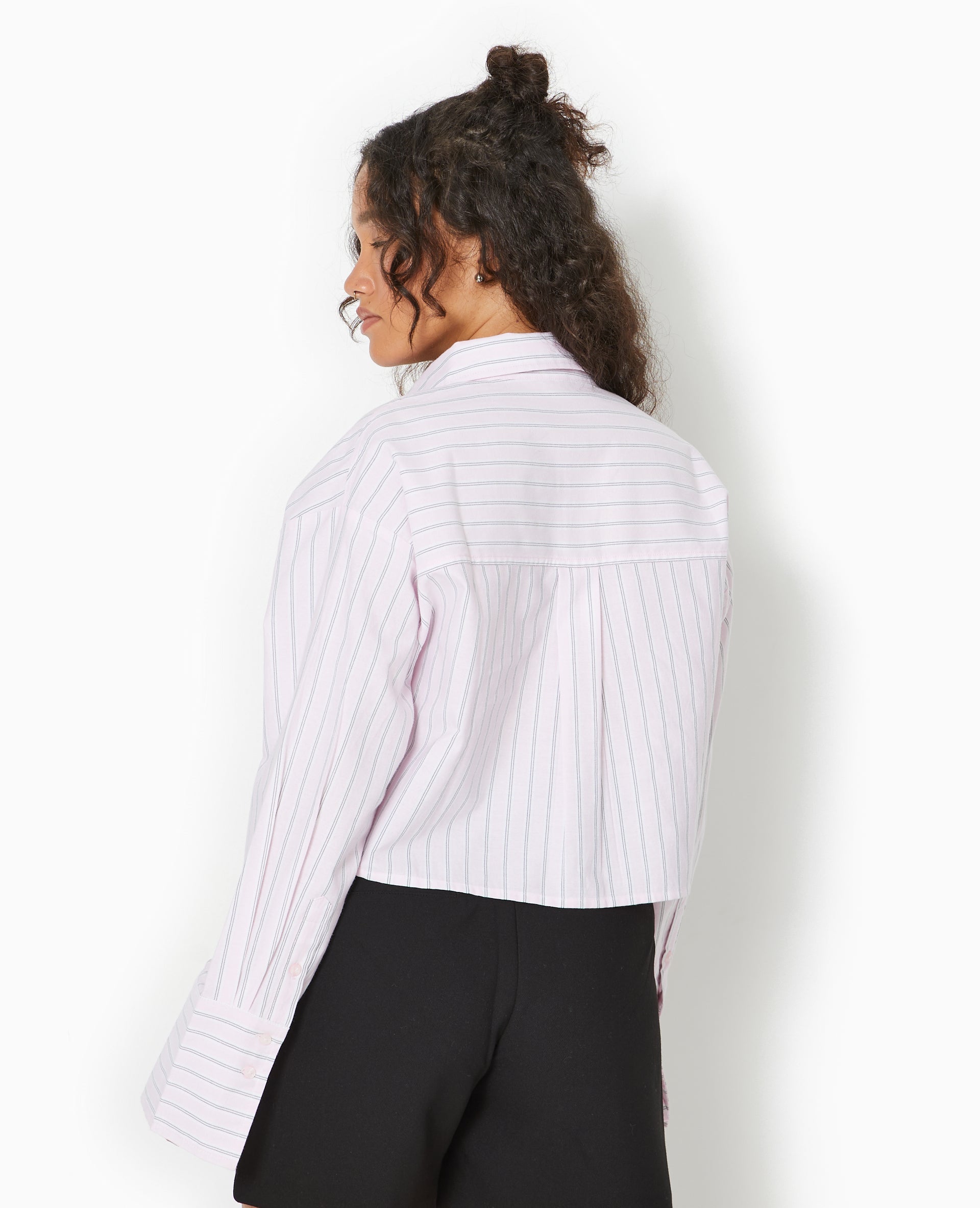 Chemise cropped manches longues motif rayures