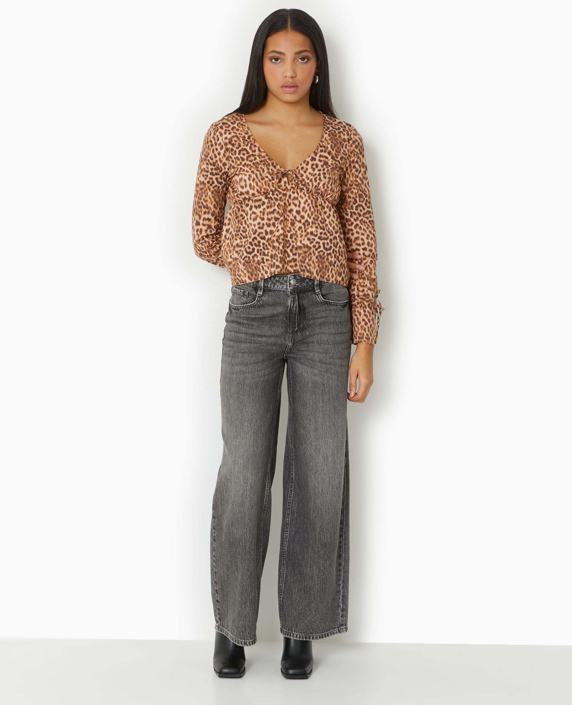 Blouse motif léopard avec manches flare